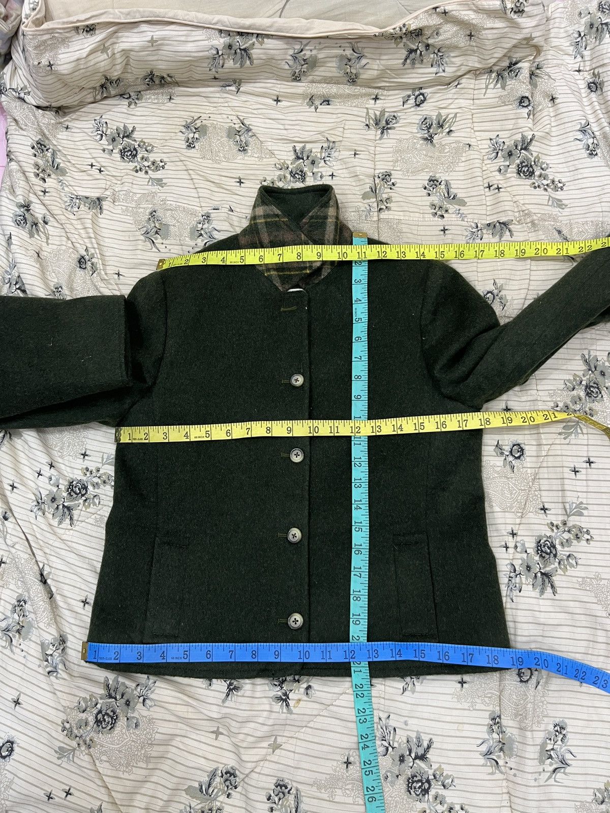 Burberry (Ww). VINTAGE BURBERRYS WOOL JACKET Size L / US 10 / IT 46 - 12 Thumbnail