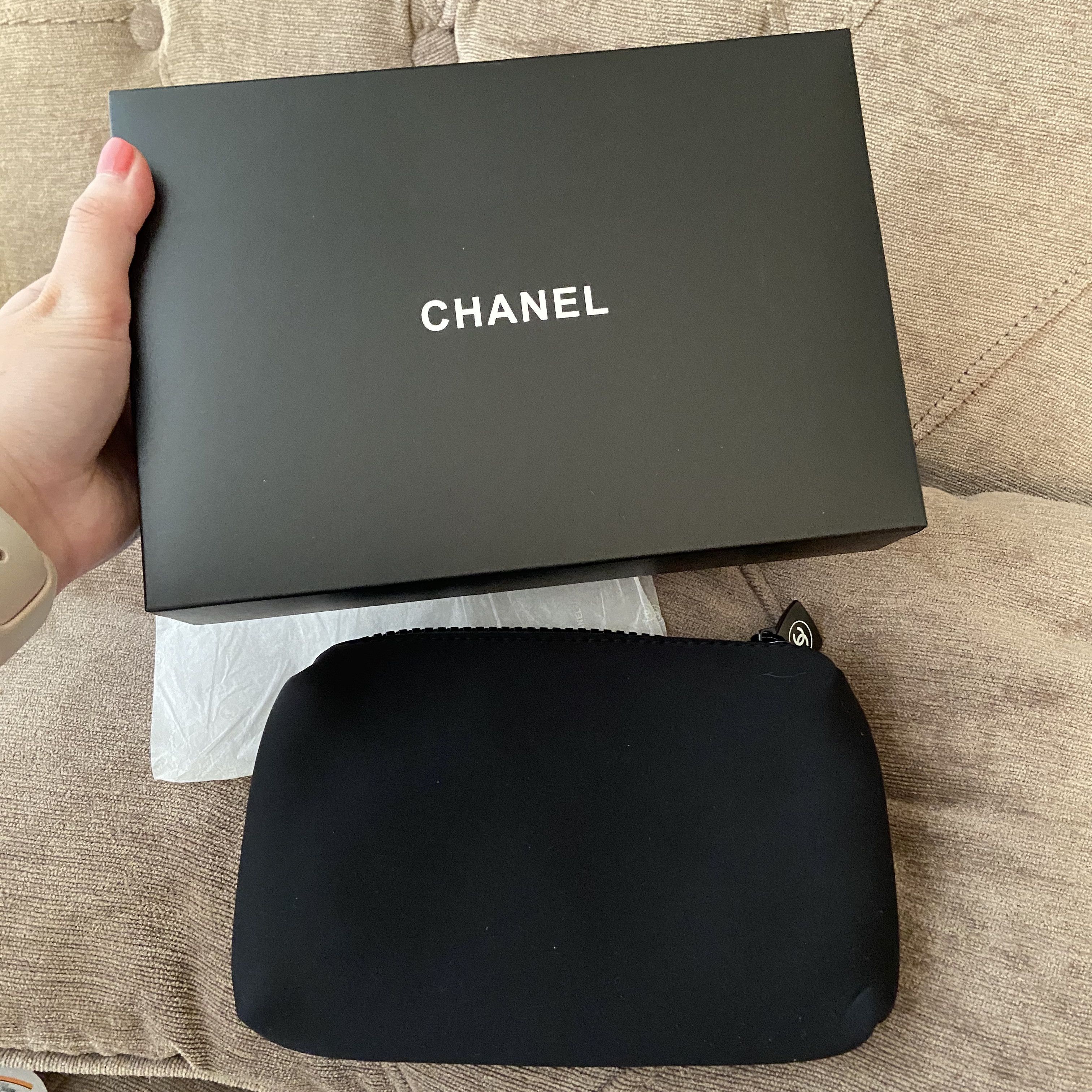 Chanel *FINAL* Chanel Clutch Makeup Bag Pouch Case Gift Box Set Size ONE SIZE - 4 Thumbnail