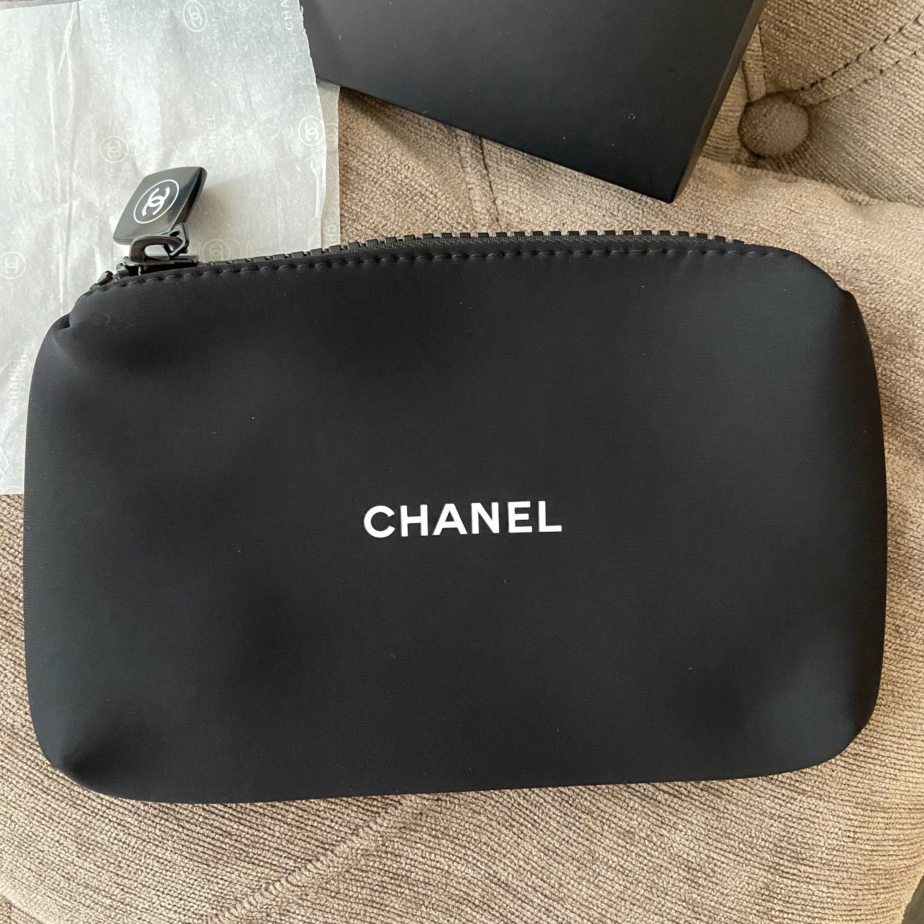 Chanel *FINAL* Chanel Clutch Makeup Bag Pouch Case Gift Box Set Size ONE SIZE - 2 Thumbnail