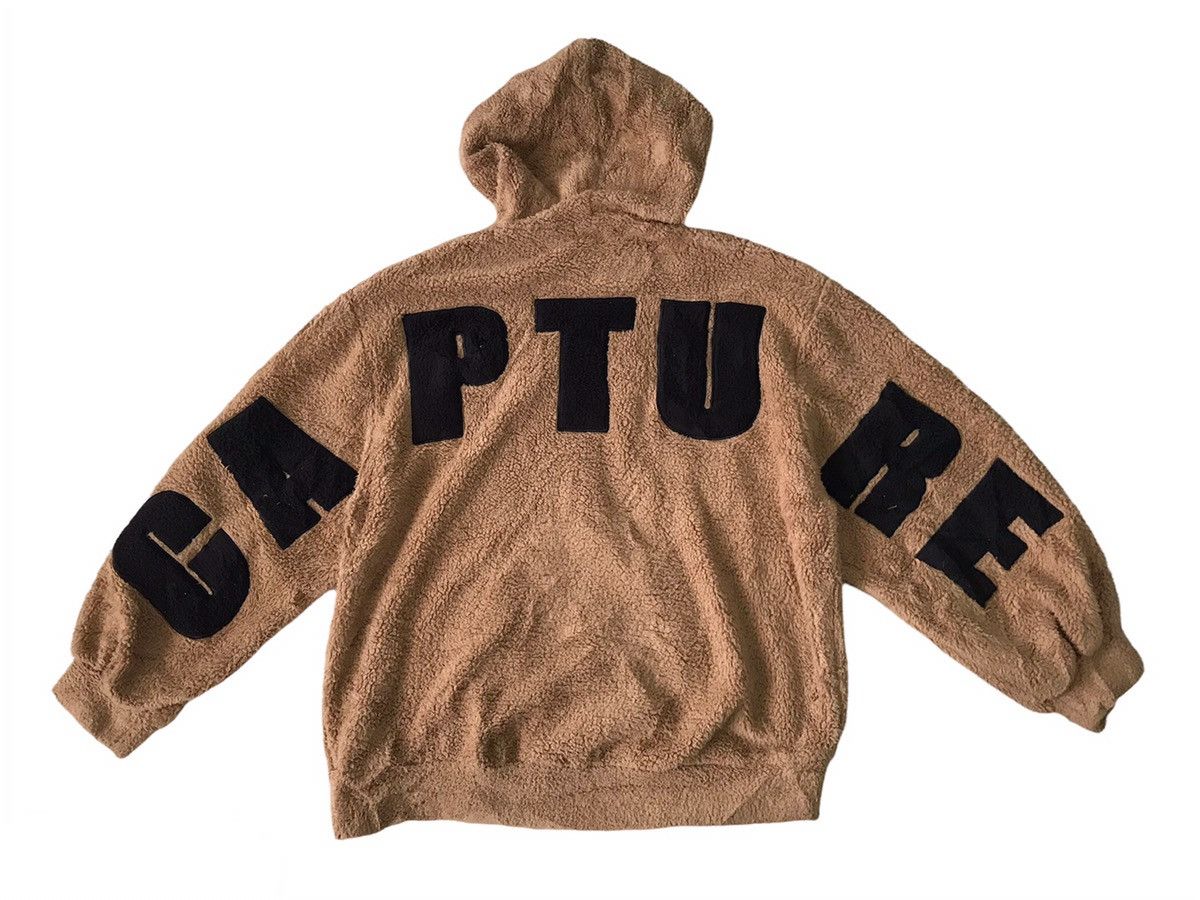 Japanese Brand 💥Steals💥Nice Big Wording CAPTURE Fleece Hoodie Size US L / EU 52-54 / 3 - 1 Thumbnail