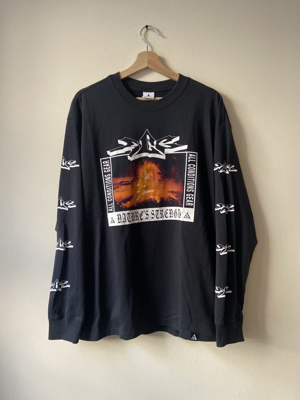nike acg volcano shirt