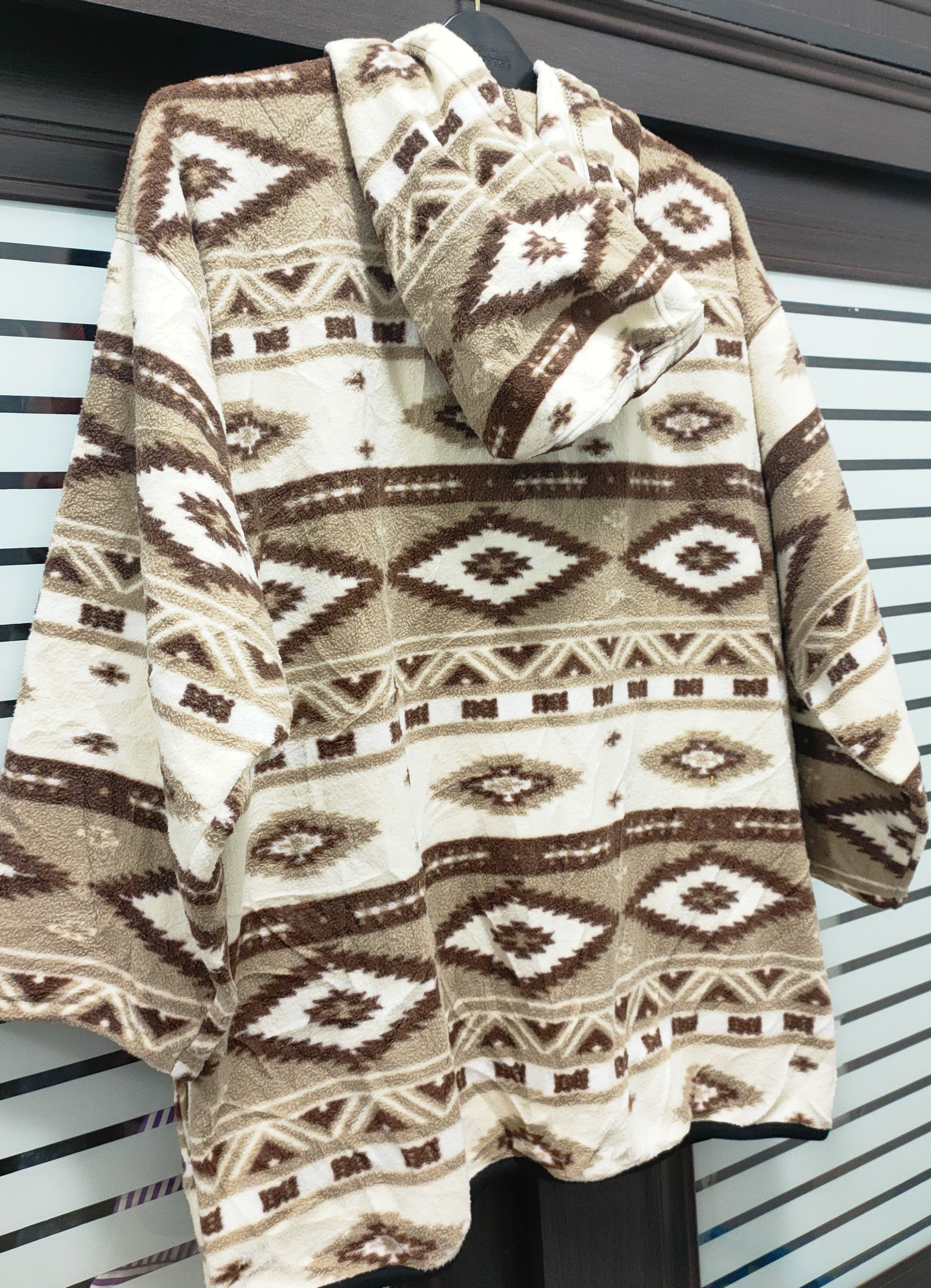 Other 🔥OFFER NOW🔥Vintage Navajo Style Fleece Size US XL / EU 56 / 4 - 2 Thumbnail