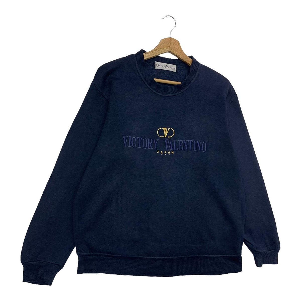 Japanese Brand Vintage Victory Valentino Big Logo Embroidered Sweatshirt Size US M / EU 48-50 / 2 - 2 Thumbnail