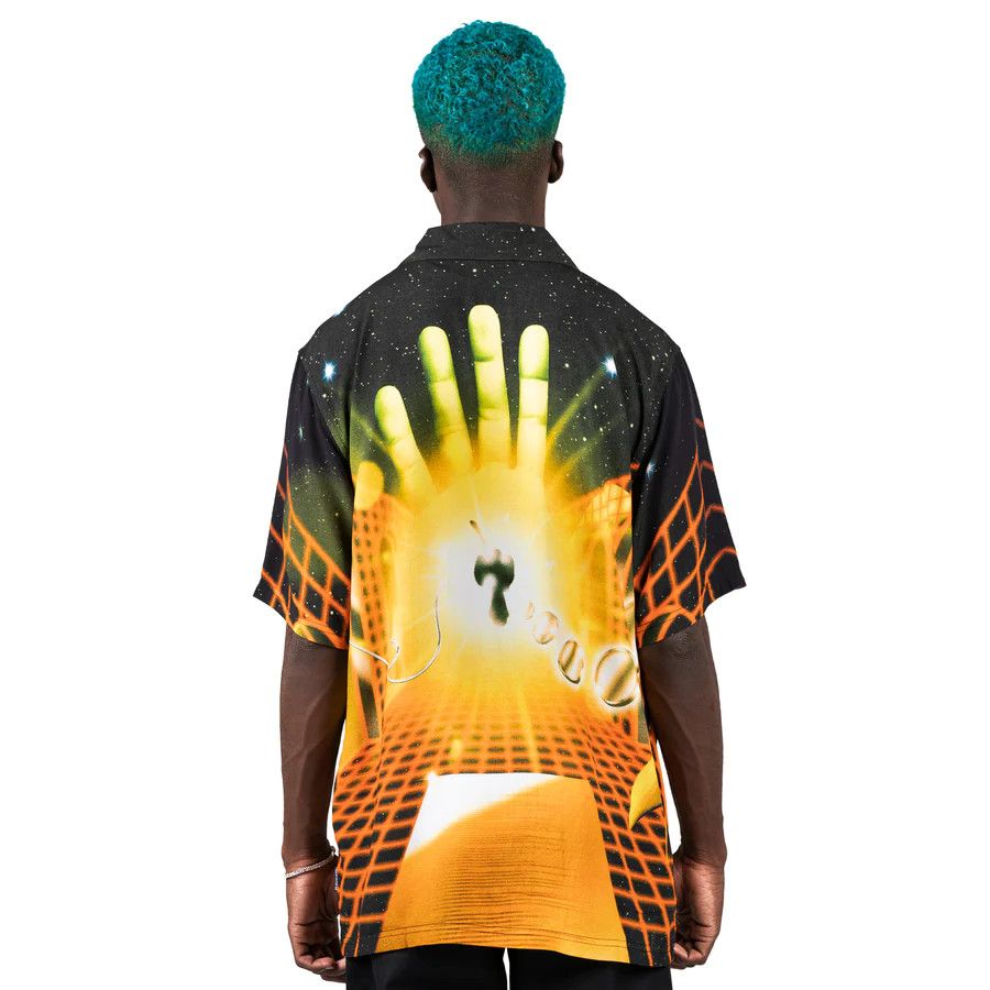 SOLAR BUTTON DOWN