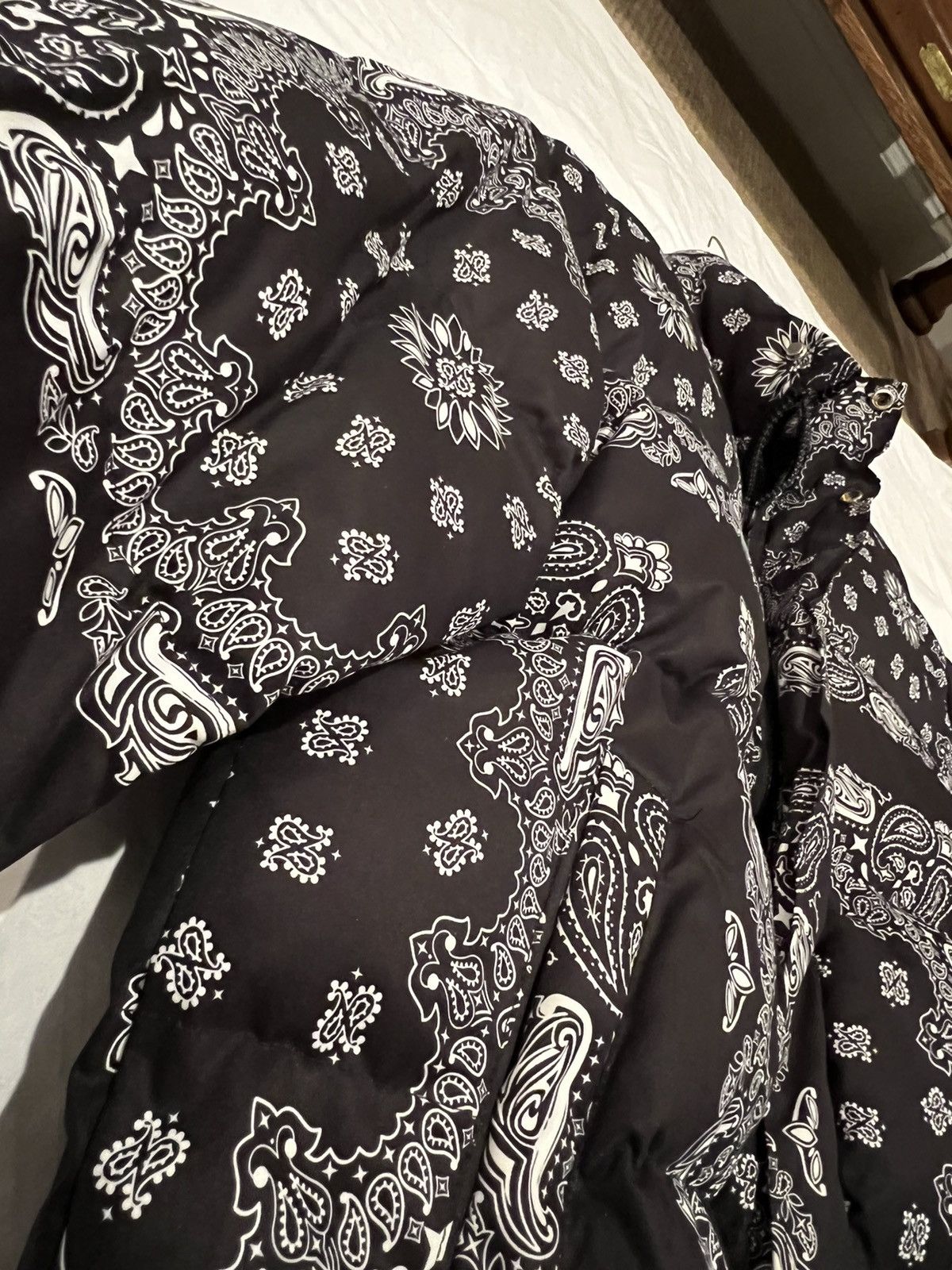Vintage Black Bandana Puffer Coat Size US M / EU 48-50 / 2 - 3 Thumbnail