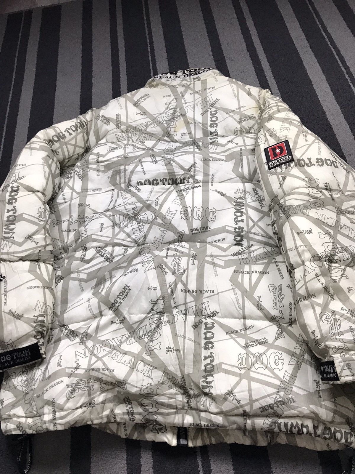 Dogtown × Japanese Brand 🇺🇸Vintage Dogtown Black Dragon Puffer Jacket Size US XL / EU 56 / 4 - 8 Thumbnail