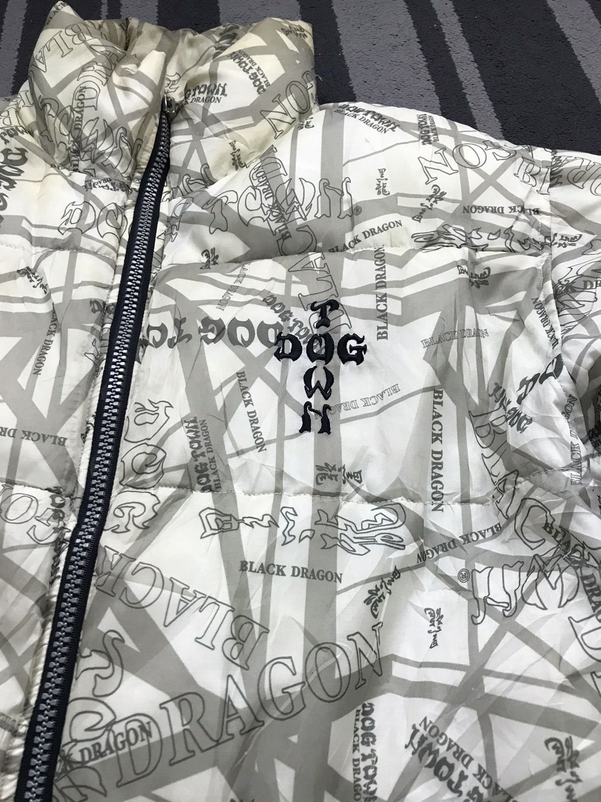 Dogtown × Japanese Brand 🇺🇸Vintage Dogtown Black Dragon Puffer Jacket Size US XL / EU 56 / 4 - 3 Thumbnail
