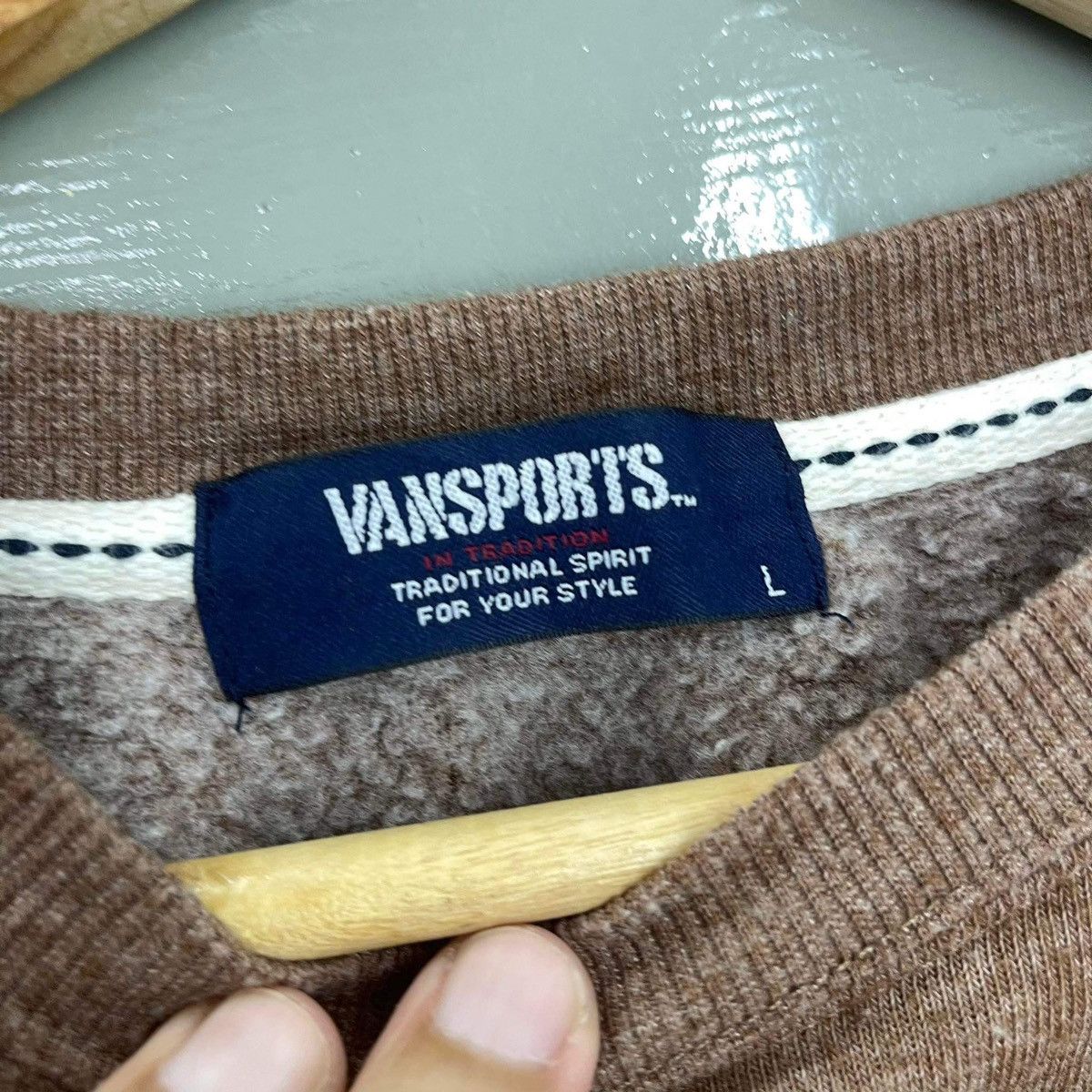 Sports Specialties Vansports Big Back Logo Crew Neck Sweatshirt Size L Size US L / EU 52-54 / 3 - 10 Thumbnail