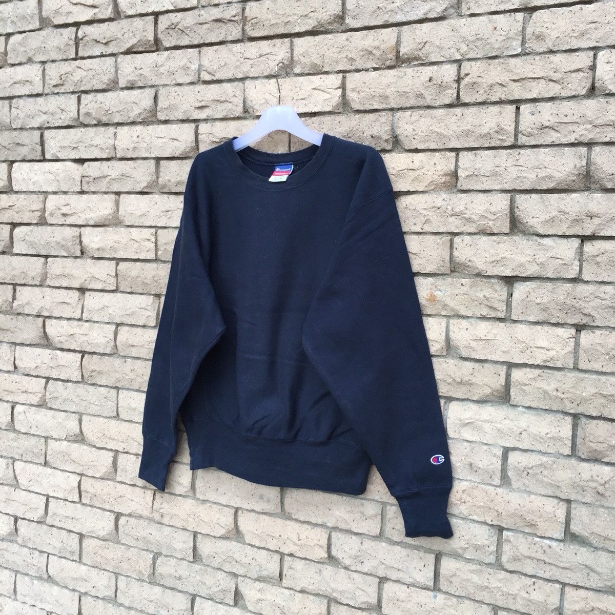 Champion CHAMPION sweatshirt small logo...plain colour.. Navy Blue Size US L / EU 52-54 / 3 - 5 Thumbnail