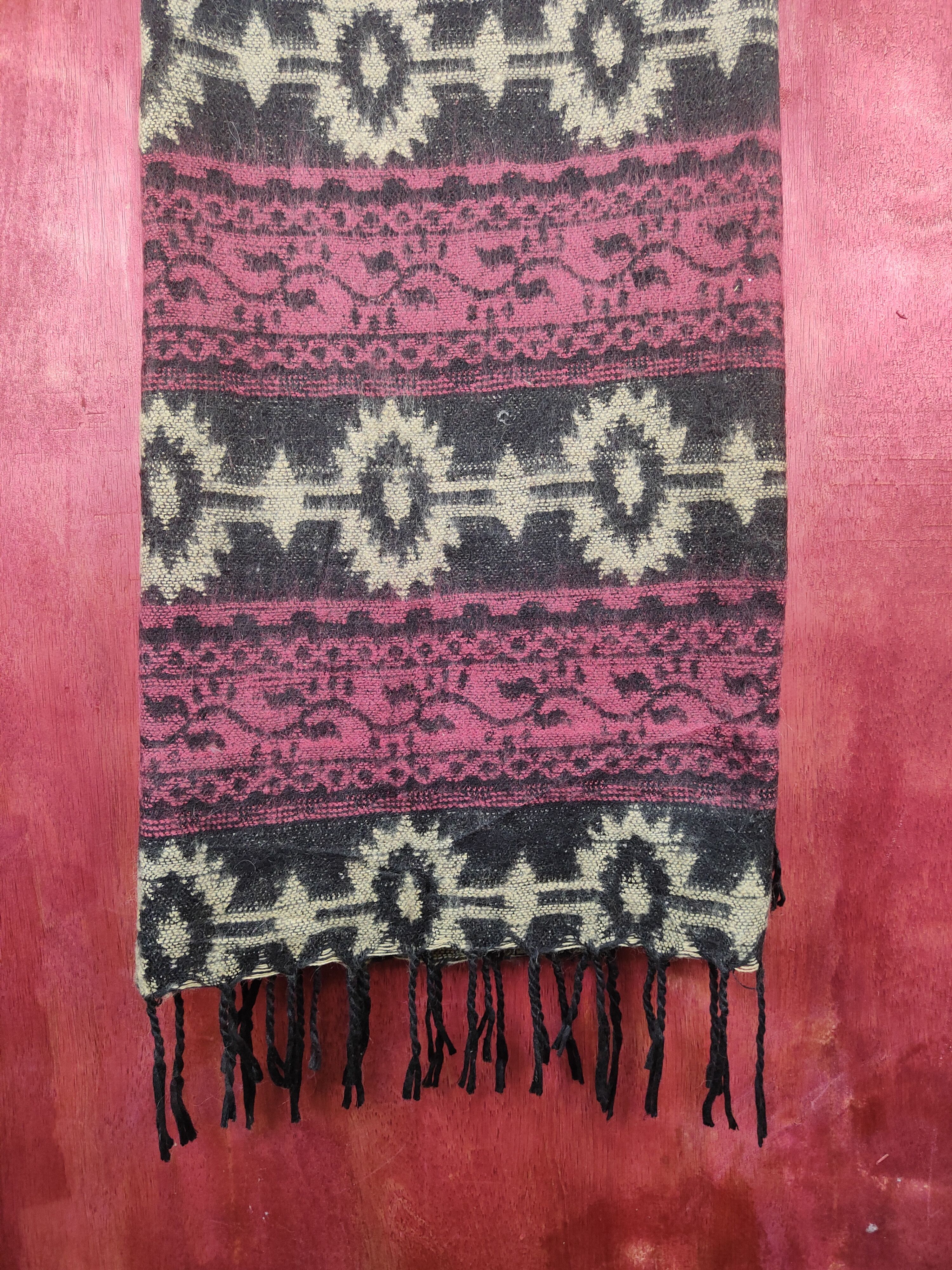 Japanese Brand Japanese Brand navajo art Muffler Scarves #m47 Size ONE SIZE - 3 Thumbnail