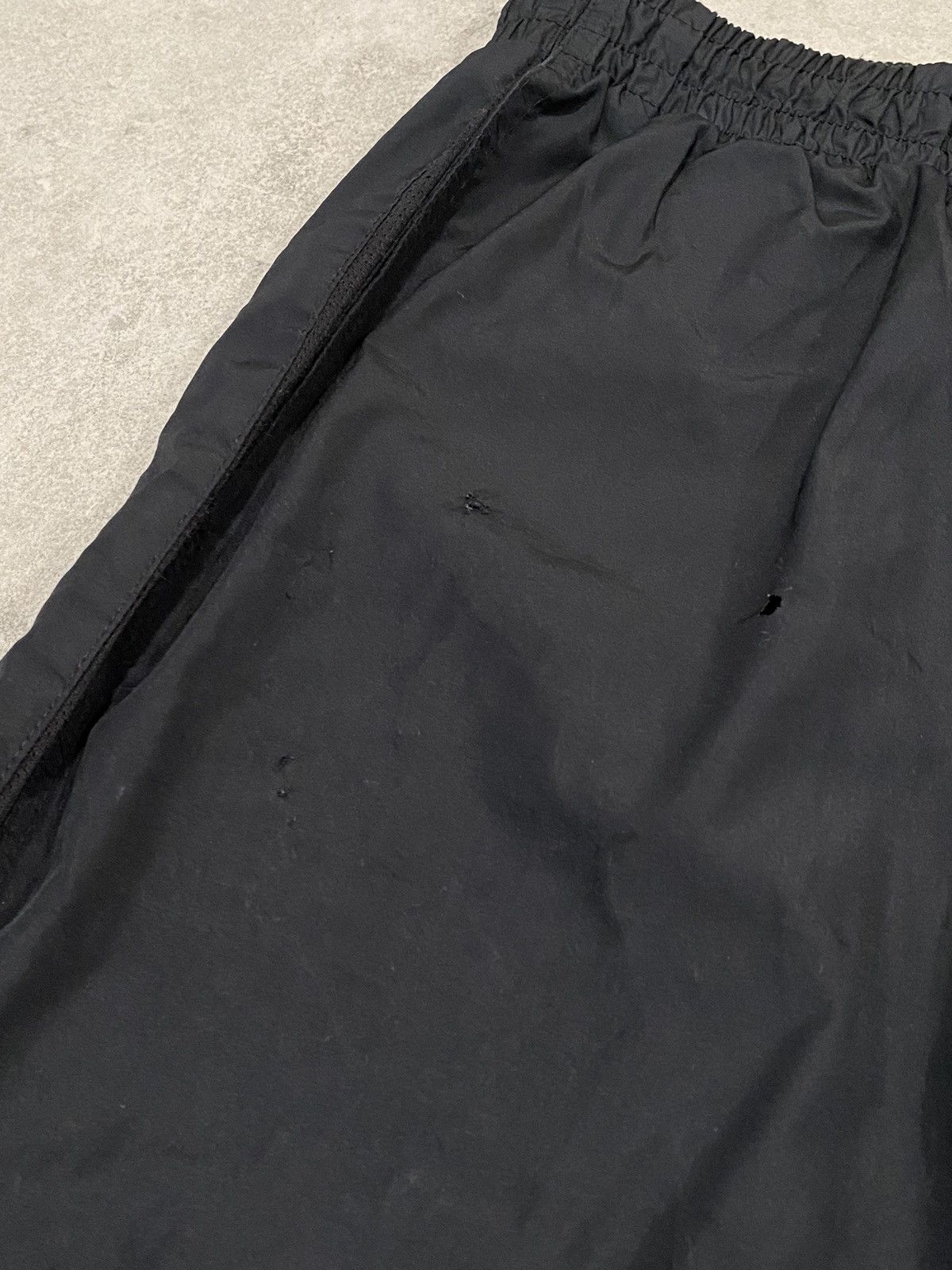 Nike Nike vintage black track pants small swoosh 2000s Size US 32 / EU 48 - 3 Thumbnail