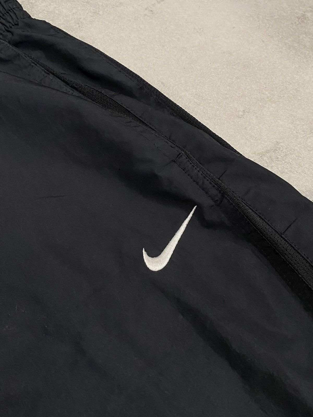 Nike Nike vintage black track pants small swoosh 2000s Size US 32 / EU 48 - 2 Thumbnail