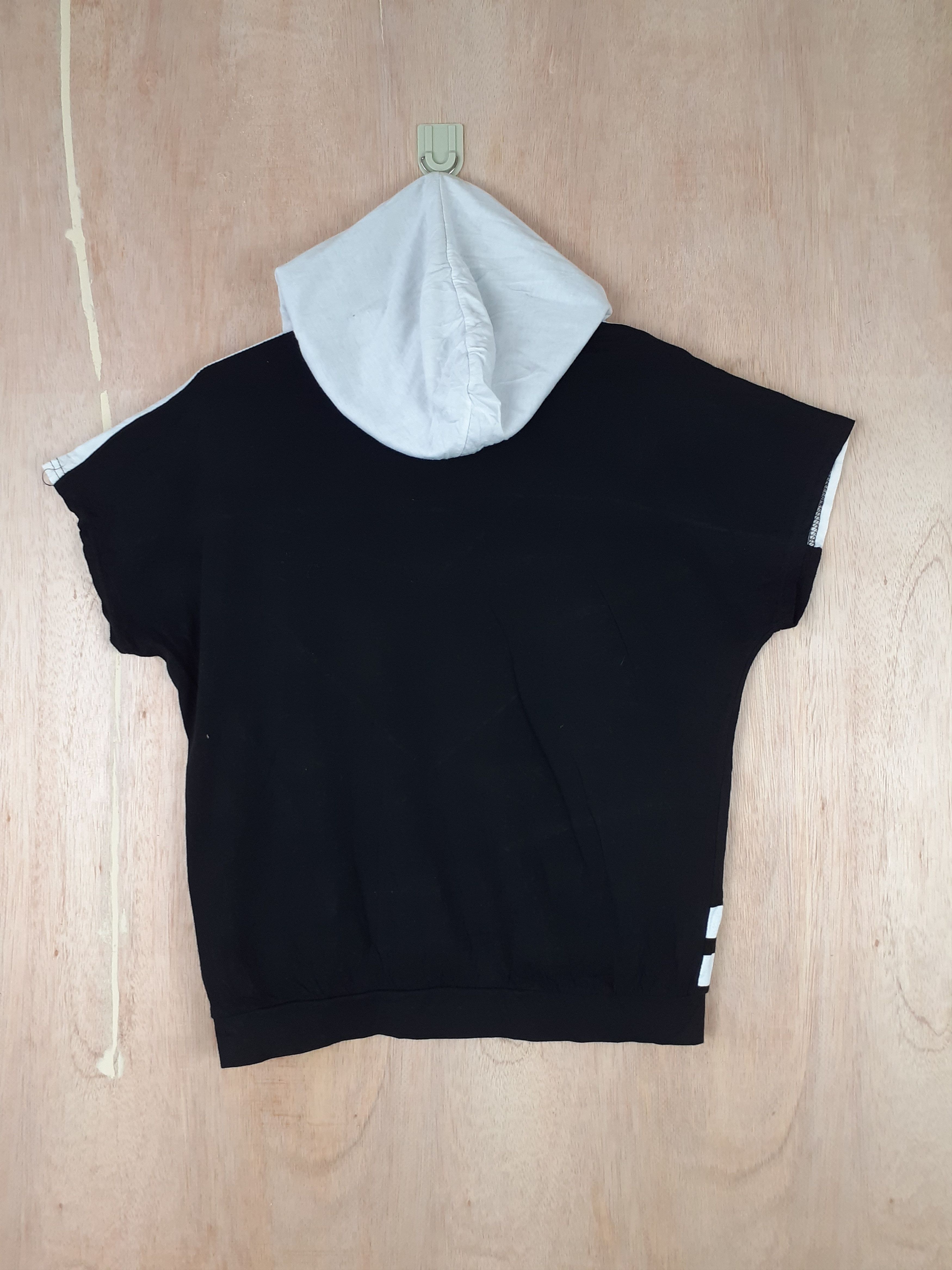Japanese Brand Japan art black Tshirt #3025 Size US M / EU 48-50 / 2 - 6 Thumbnail