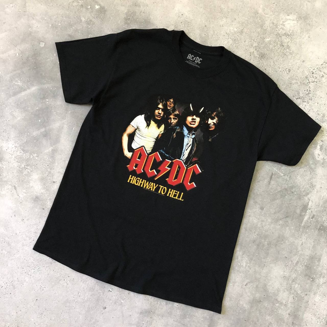 Band Tees 2020 AC DC Highway To Hell Graphic Band T Shirt Size L Size US L / EU 52-54 / 3 - 2 Thumbnail
