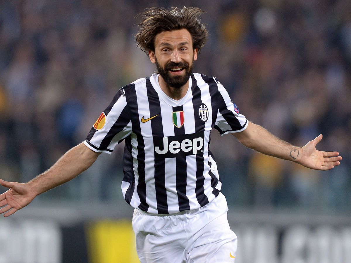 Nike Juventus 2013-2014 Home Soccer Jersey Football Shirt Size US S / EU 44-46 / 1 - 2 Thumbnail