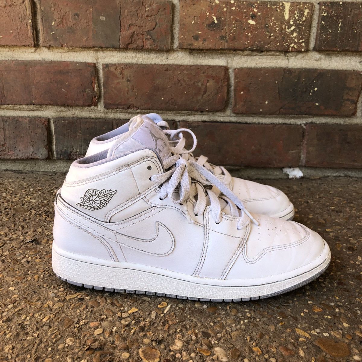 Nike Air Jordan 1 wolf grey | Grailed