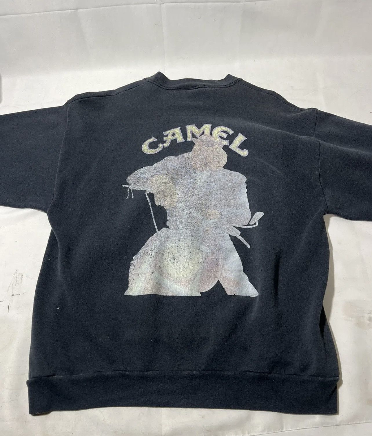 Camel × Vintage Vintage Camel Cigarettes Crewneck Sweatshirt Faded Size US L / EU 52-54 / 3 - 1 Thumbnail