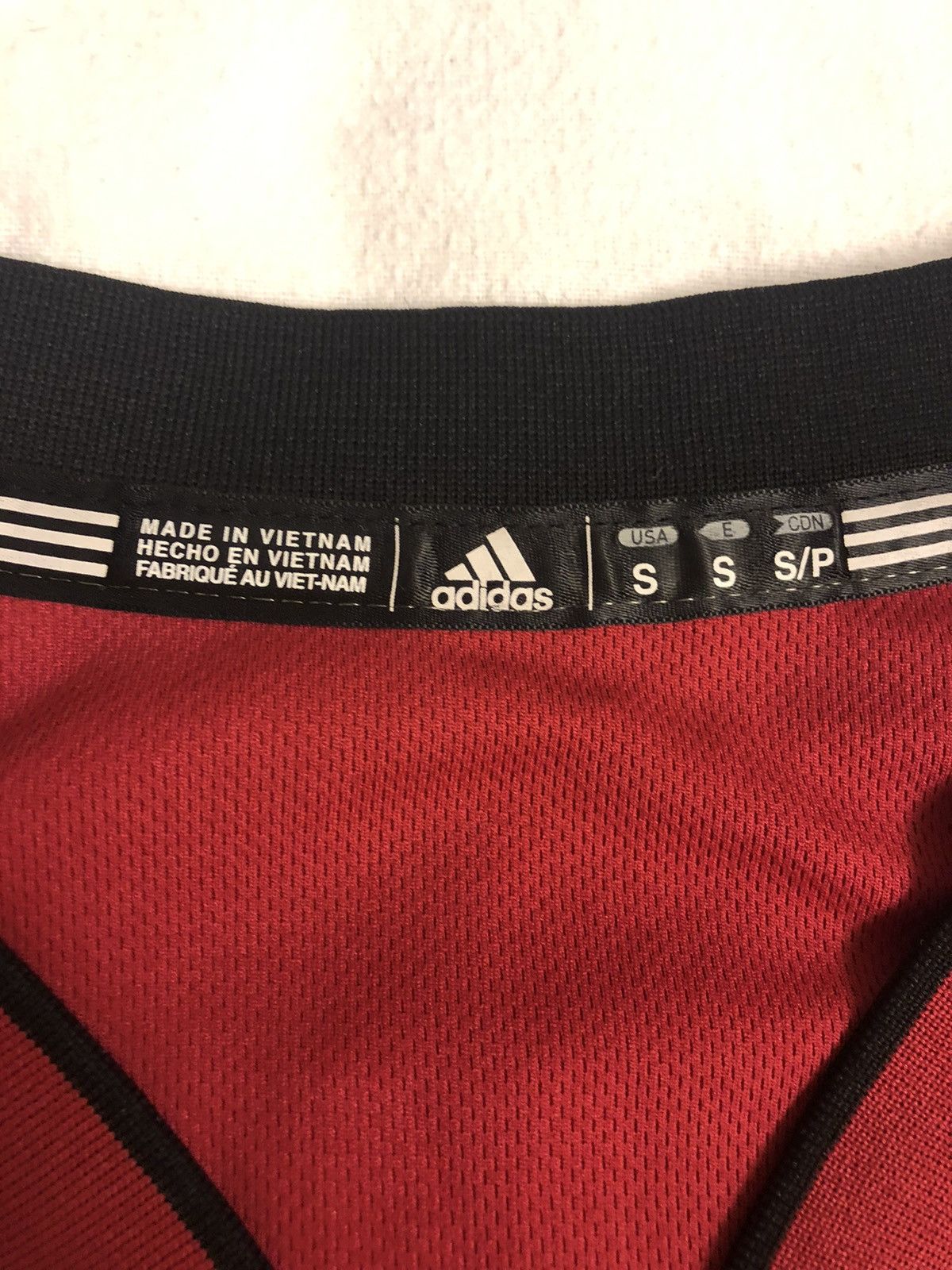 Adidas LEBRON JAMES #6 MIAMI HEAT ADIDAS NBA AWAY BASKETBALL JERSEY Size US S / EU 44-46 / 1 - 5 Thumbnail
