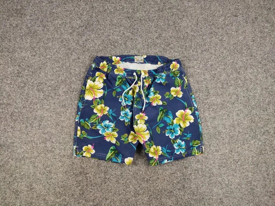 Vintage Vintage 90's Flowers Art Casual Shorts Streetwear Hawaiian Size US 34 / EU 50 - 1 Thumbnail