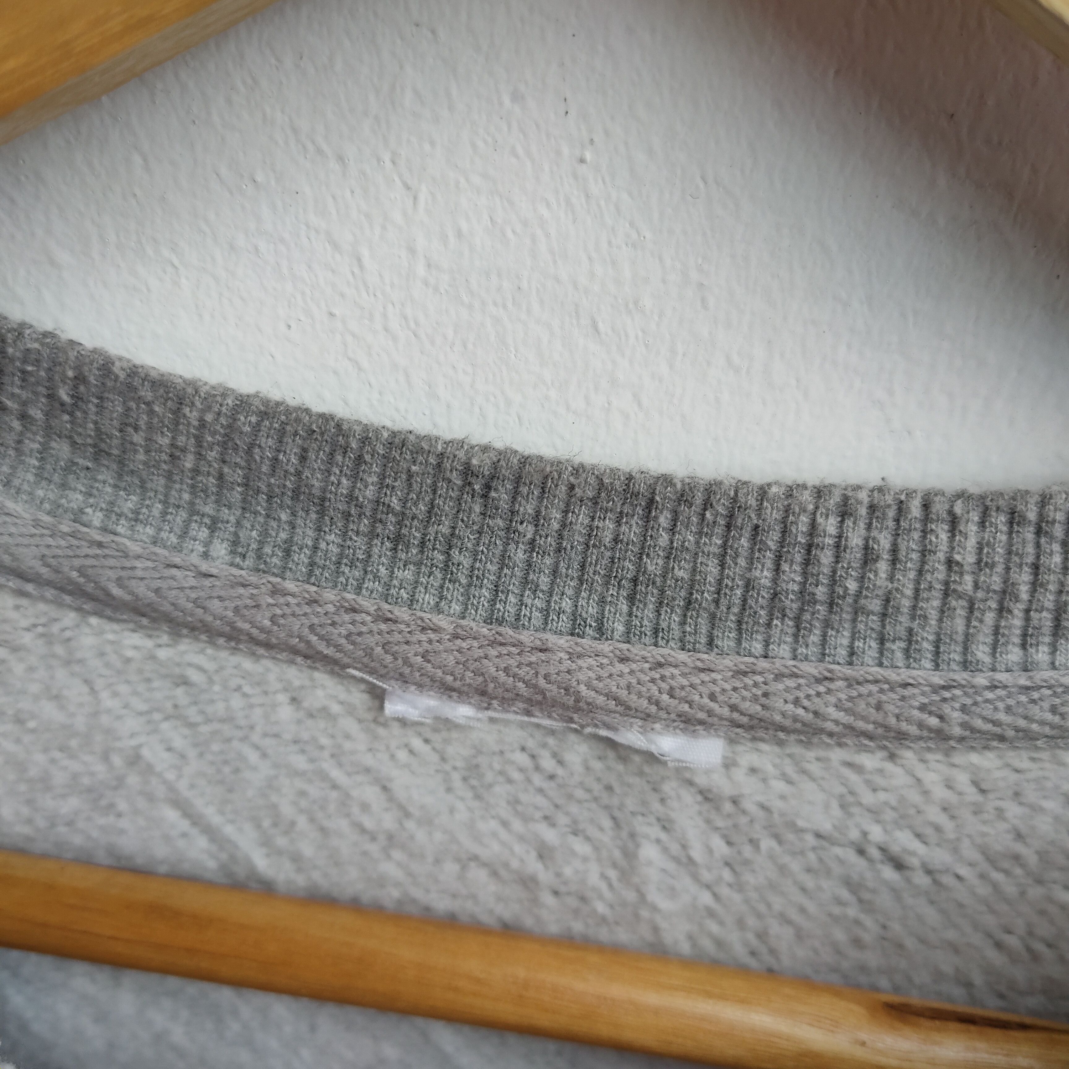 Champion CHAMPION Small Embroidery Logo Rare Sweatshir Size US L / EU 52-54 / 3 - 2 Thumbnail