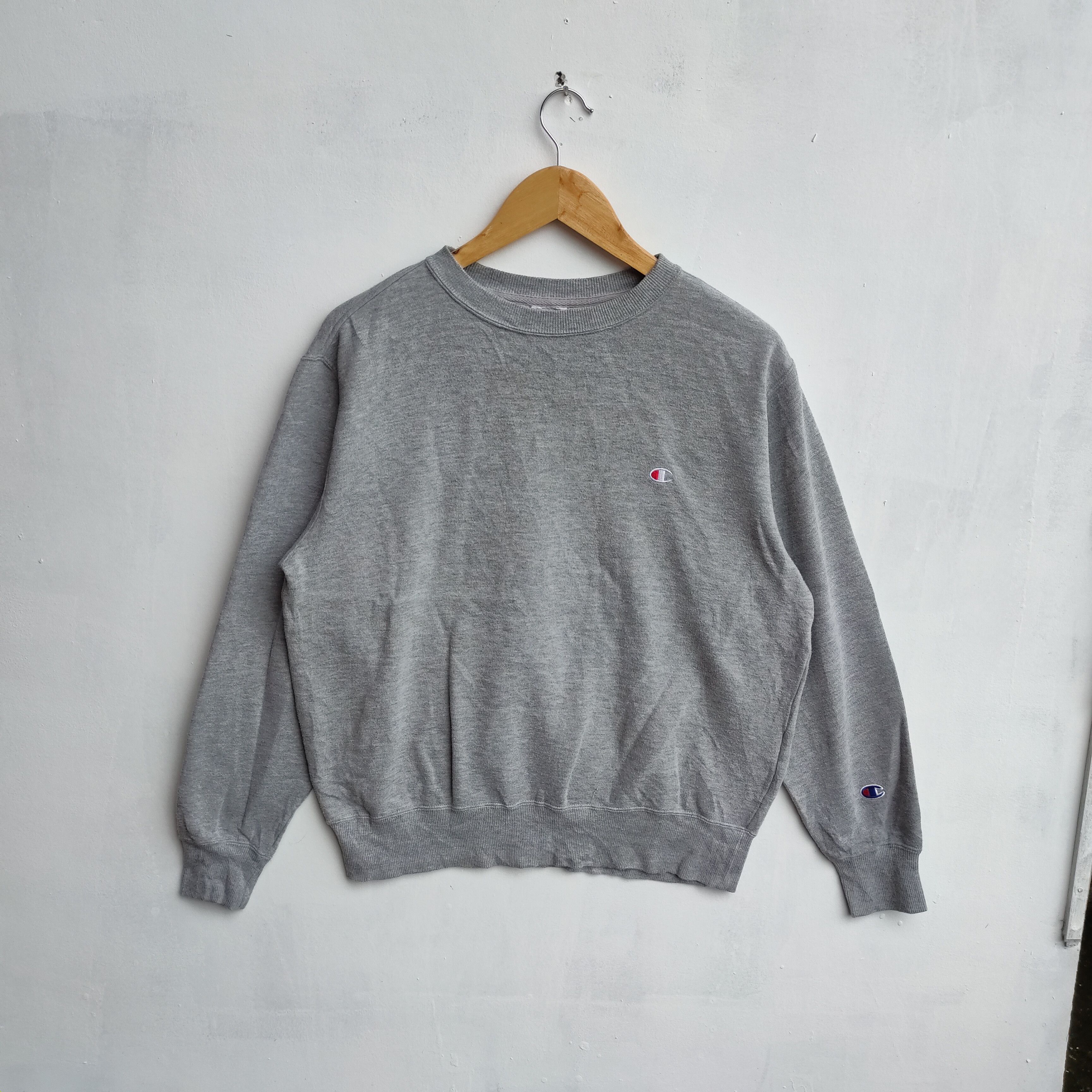 Champion CHAMPION Small Embroidery Logo Rare Sweatshir Size US L / EU 52-54 / 3 - 5 Thumbnail