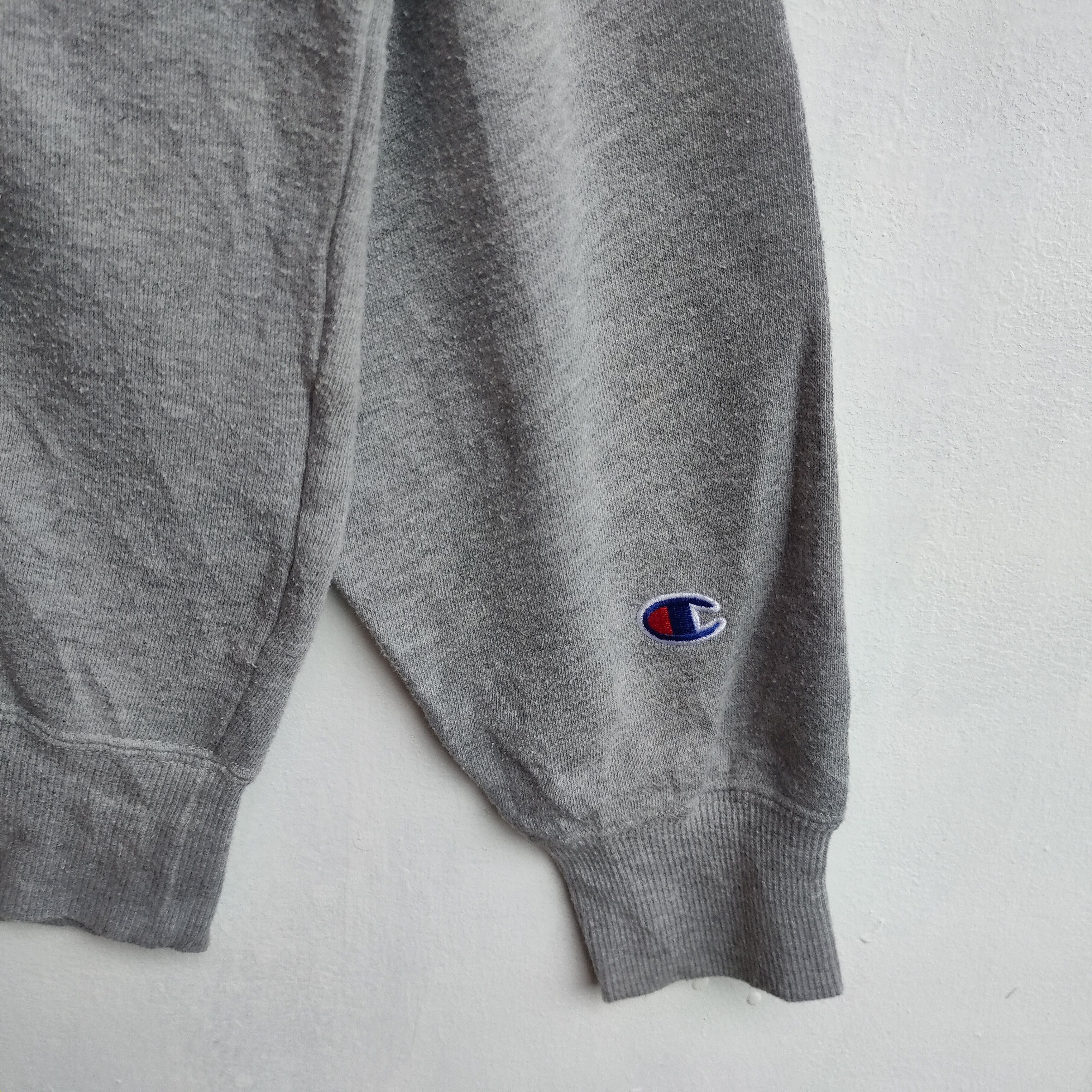 Champion CHAMPION Small Embroidery Logo Rare Sweatshir Size US L / EU 52-54 / 3 - 4 Thumbnail
