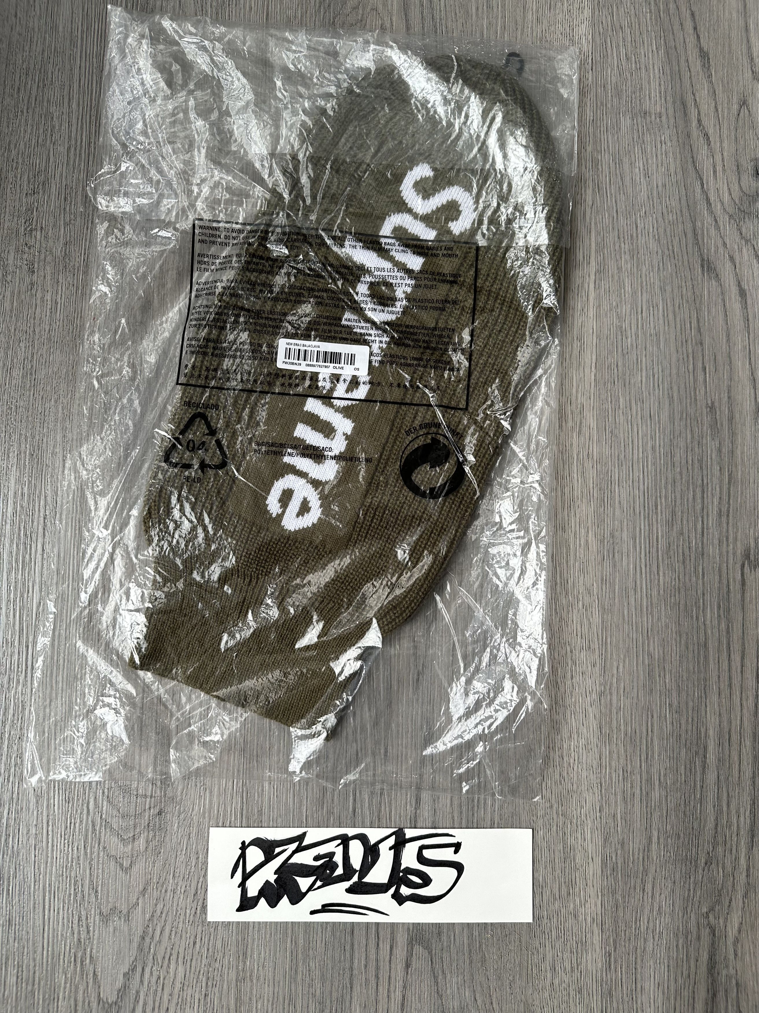 New Era × Supreme Supreme New Era Olive Balaclava FW20 Size ONE SIZE - 1 Thumbnail