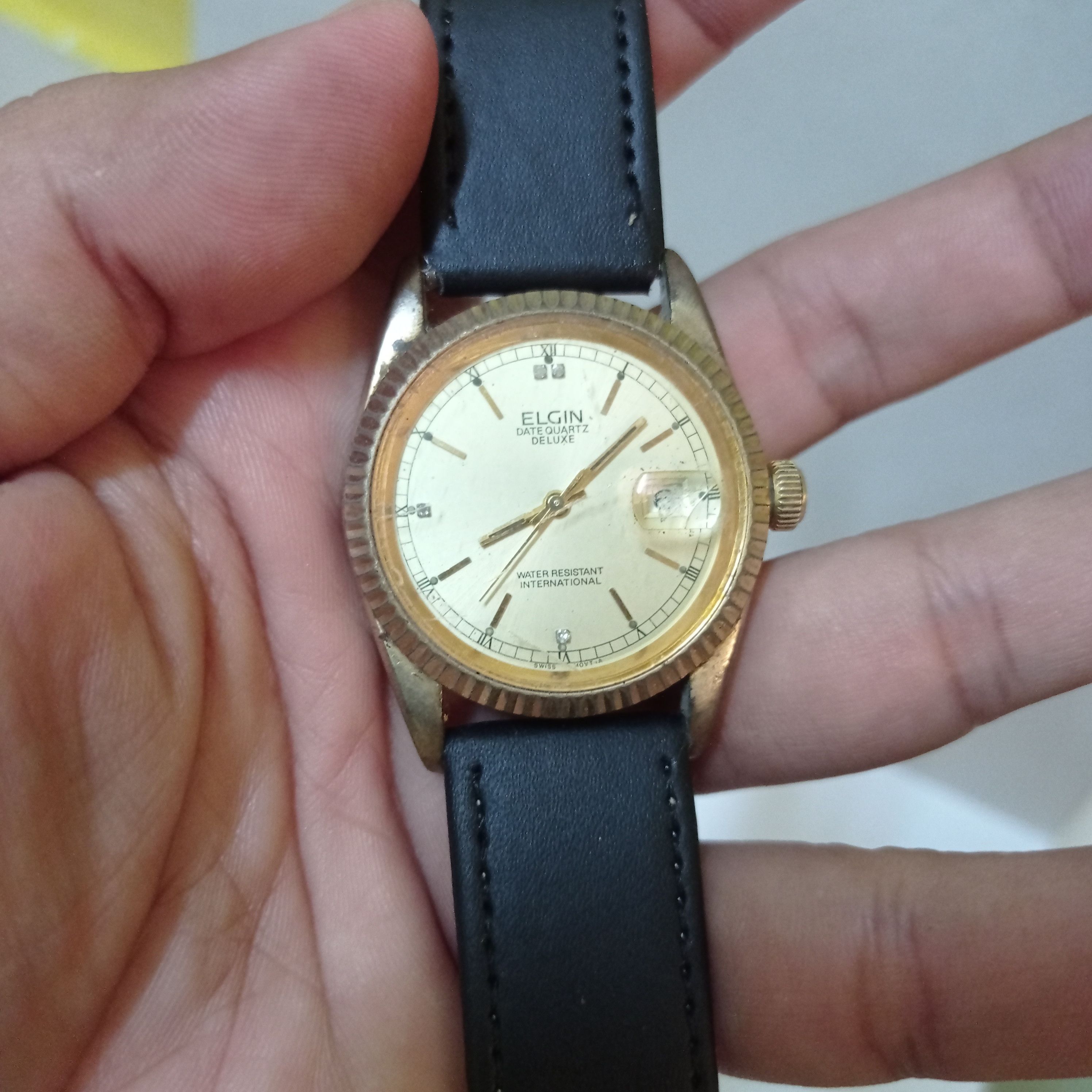 Elgin National Watch Company × Vintage Retro ELGIN "DATE QUARTZ DELUXE" OLD WATCH Size ONE SIZE - 4 Thumbnail