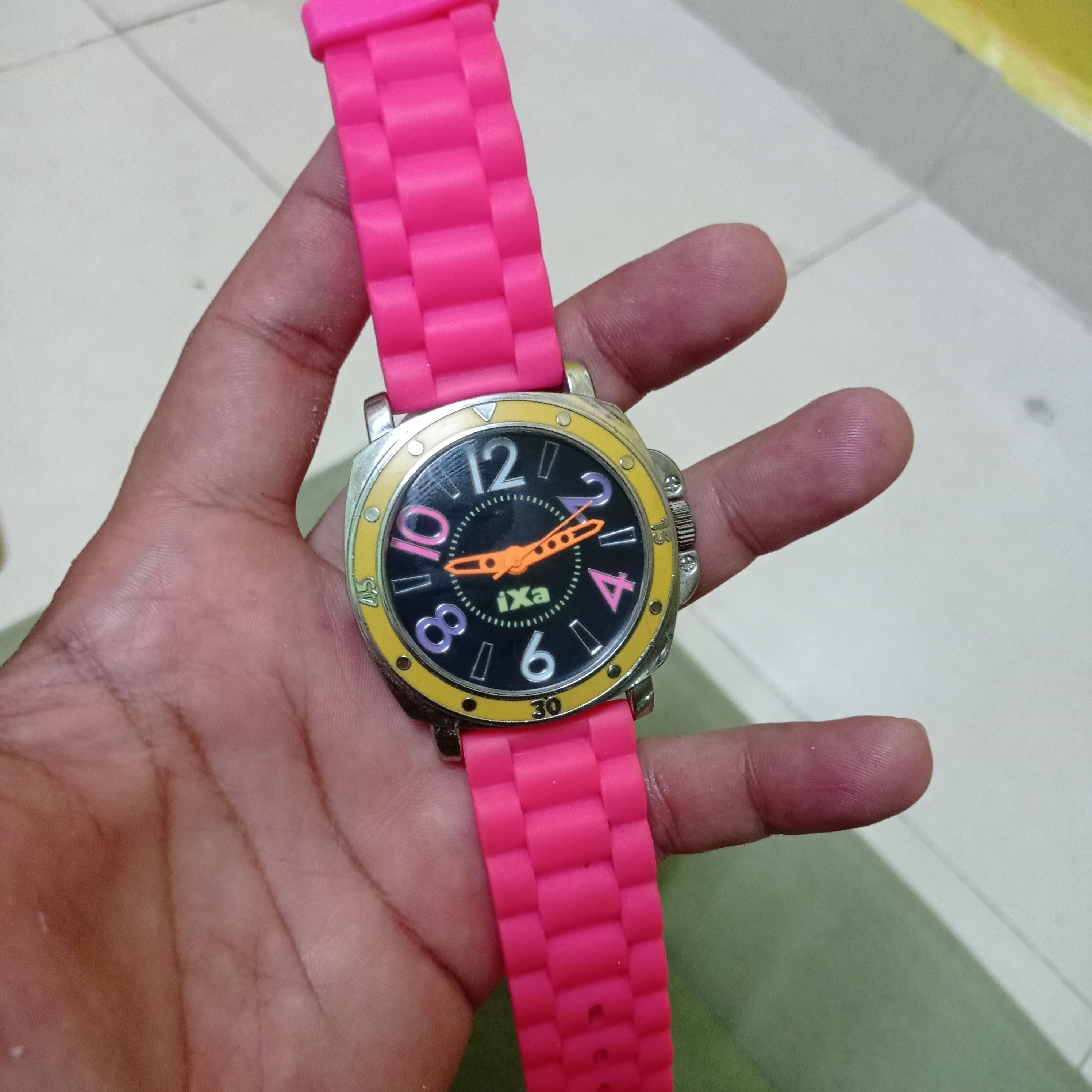 Vintage Retro CRAZY COLOUR "BIG MARK" WATCH BY IXA JAPANESE WATCH Size ONE SIZE - 6 Thumbnail