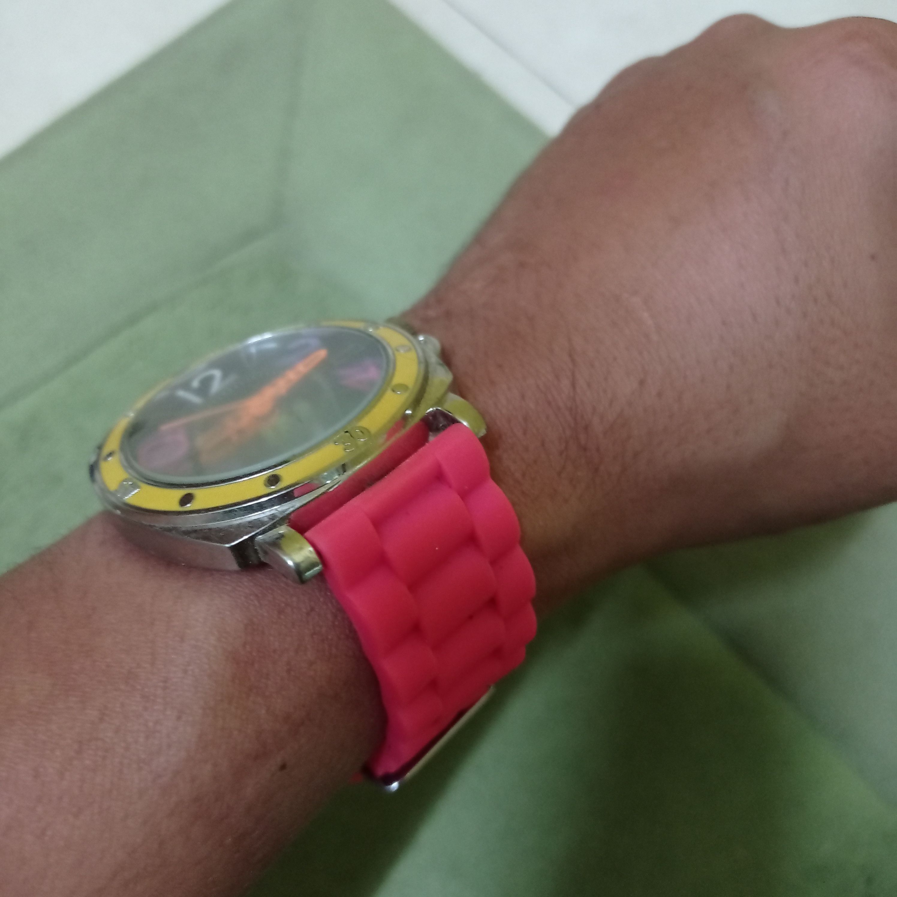 Vintage Retro CRAZY COLOUR "BIG MARK" WATCH BY IXA JAPANESE WATCH Size ONE SIZE - 9 Thumbnail