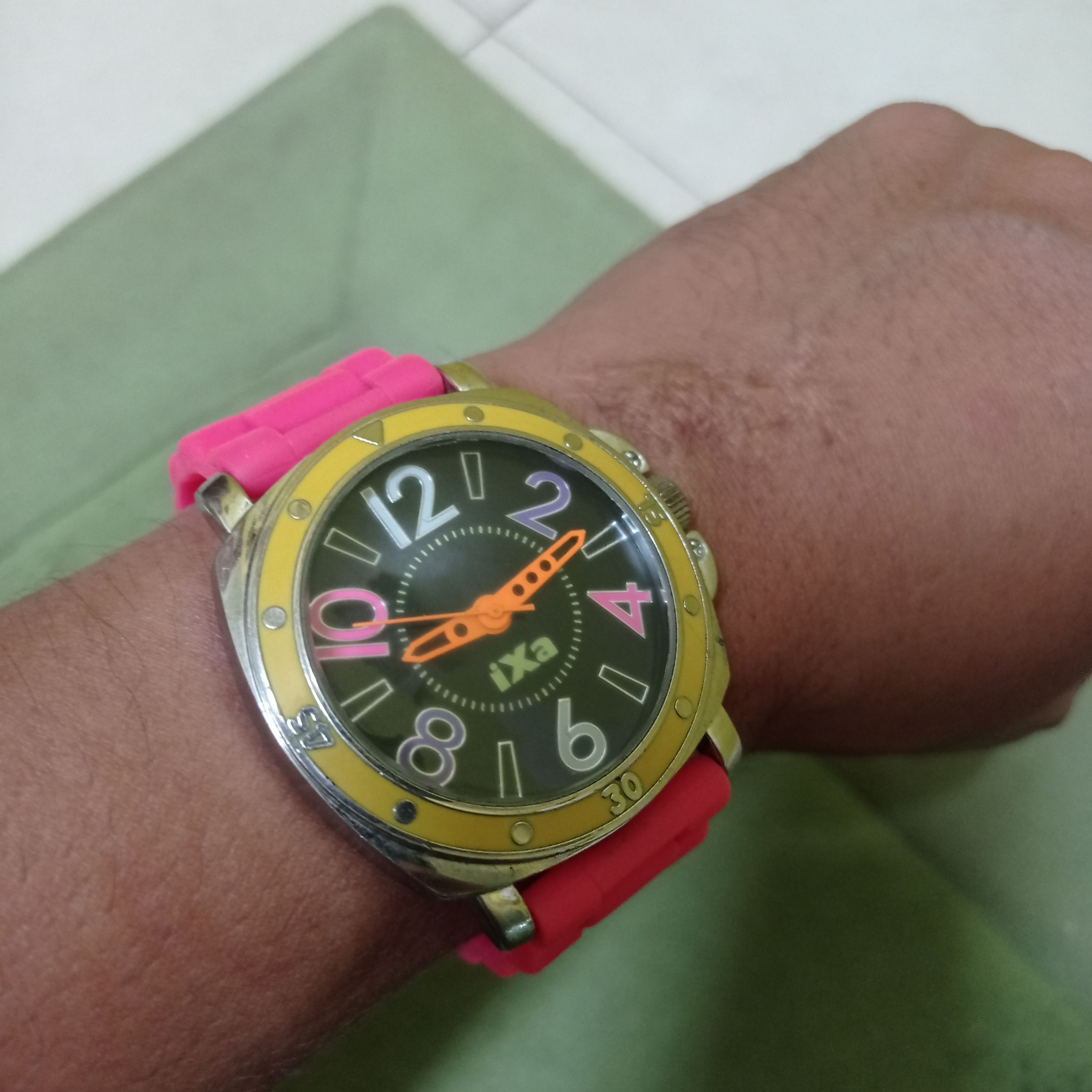 Vintage Retro CRAZY COLOUR "BIG MARK" WATCH BY IXA JAPANESE WATCH Size ONE SIZE - 3 Thumbnail