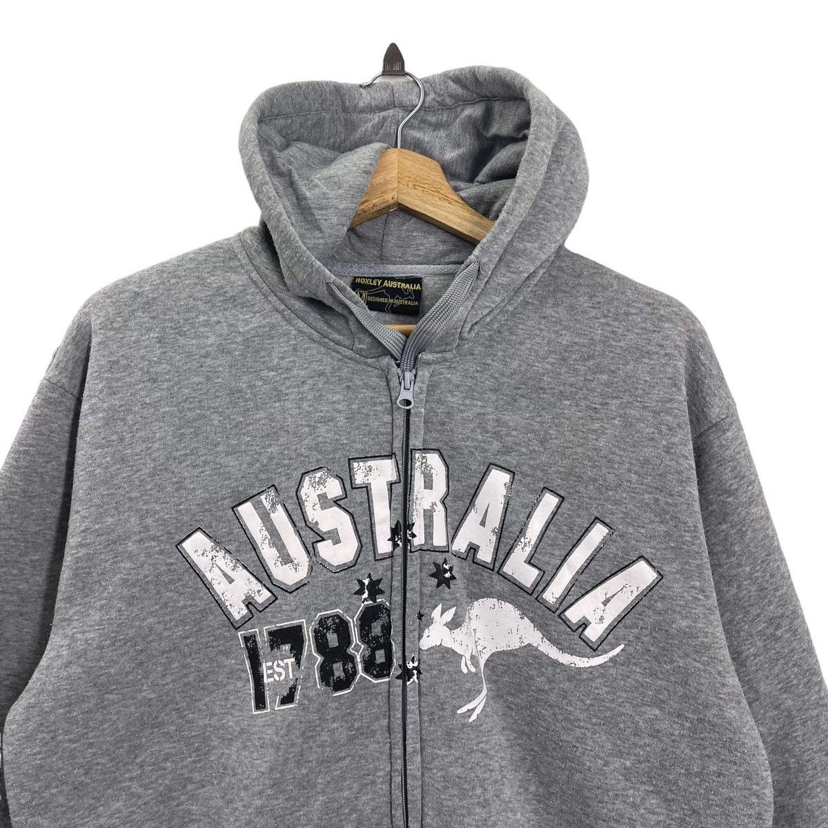 The Australian Outback Collection Vintage Australia Big Logo Fullzip Hoodies Size M Size US M / EU 48-50 / 2 - 4 Thumbnail