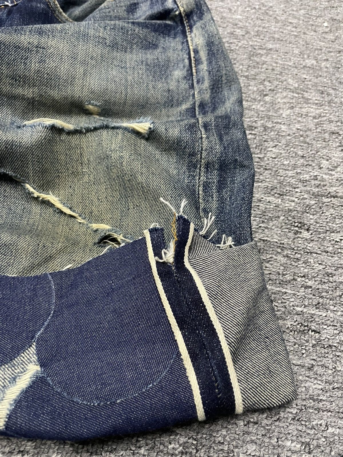 Levi's Distressed 90s Levis 201XX Big E Buckle Back Selvedge Denim Size US 31 - 4 Thumbnail