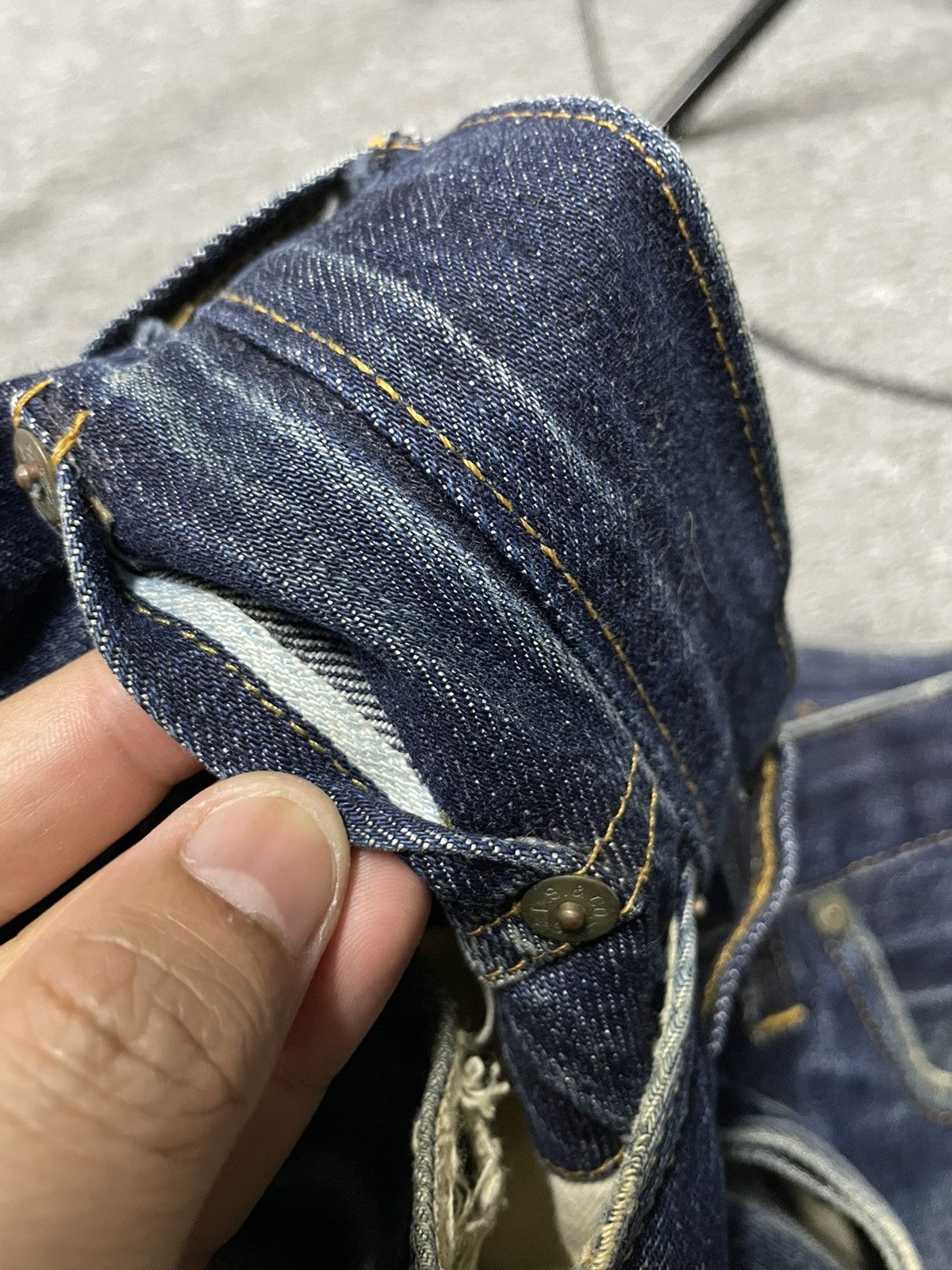 Levi's Distressed 90s Levis 201XX Big E Buckle Back Selvedge Denim Size US 31 - 13 Thumbnail