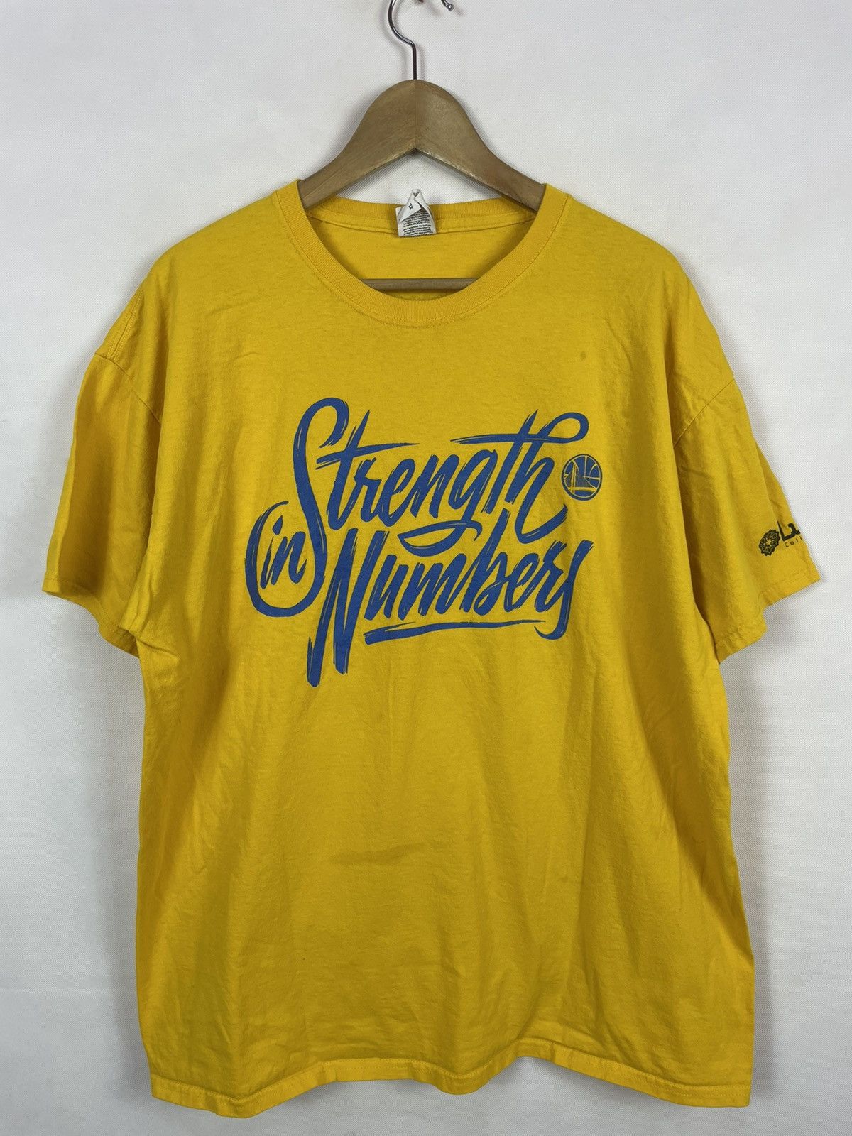 NBA × Vintage NBA Warrior Golden State Tshirt Size US XL / EU 56 / 4 - 1 Thumbnail