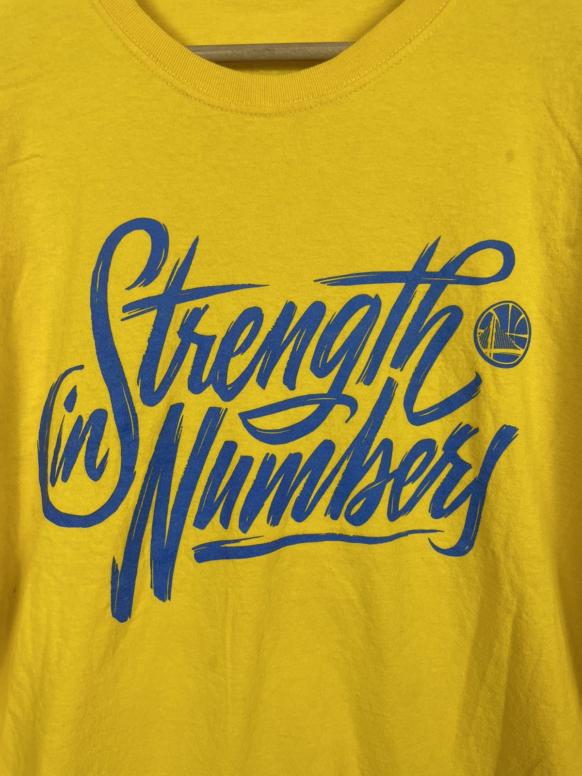 NBA × Vintage NBA Warrior Golden State Tshirt Size US XL / EU 56 / 4 - 2 Thumbnail