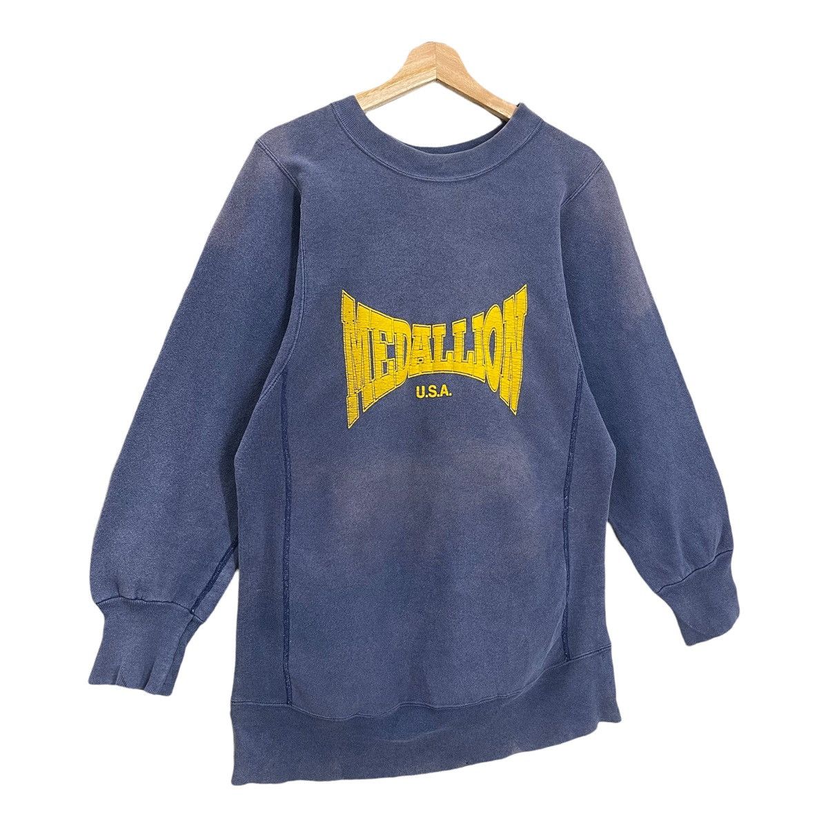 Vintage 90s Medallion Usa Big Logo Crewneck Sweatshirt Size M Size US M / EU 48-50 / 2 - 2 Thumbnail