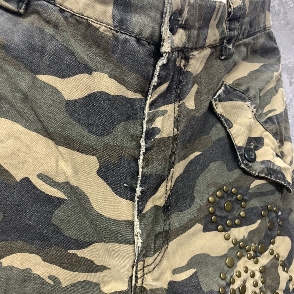 Oshkosh Circle Spikes camo Design Cargo Pants Size US 31 - 8 Thumbnail