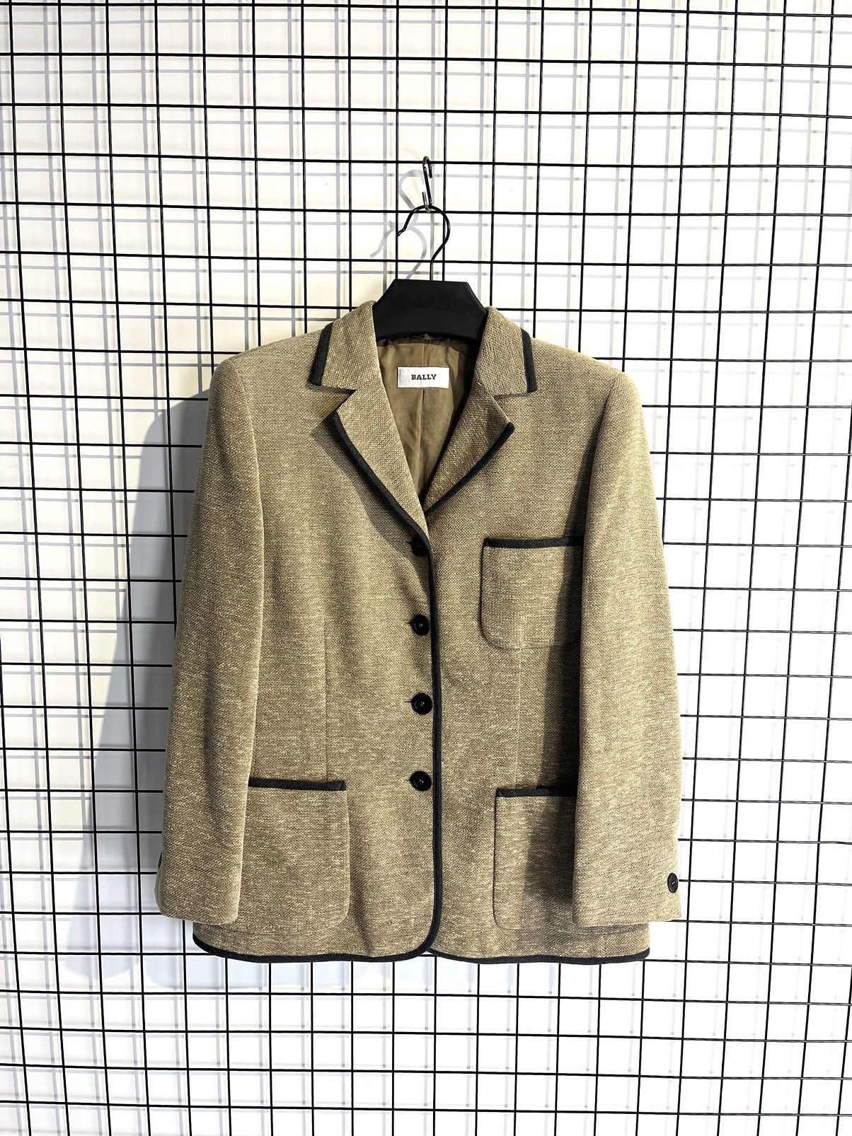 Bally women's blazer size 40 brown virgin wool
