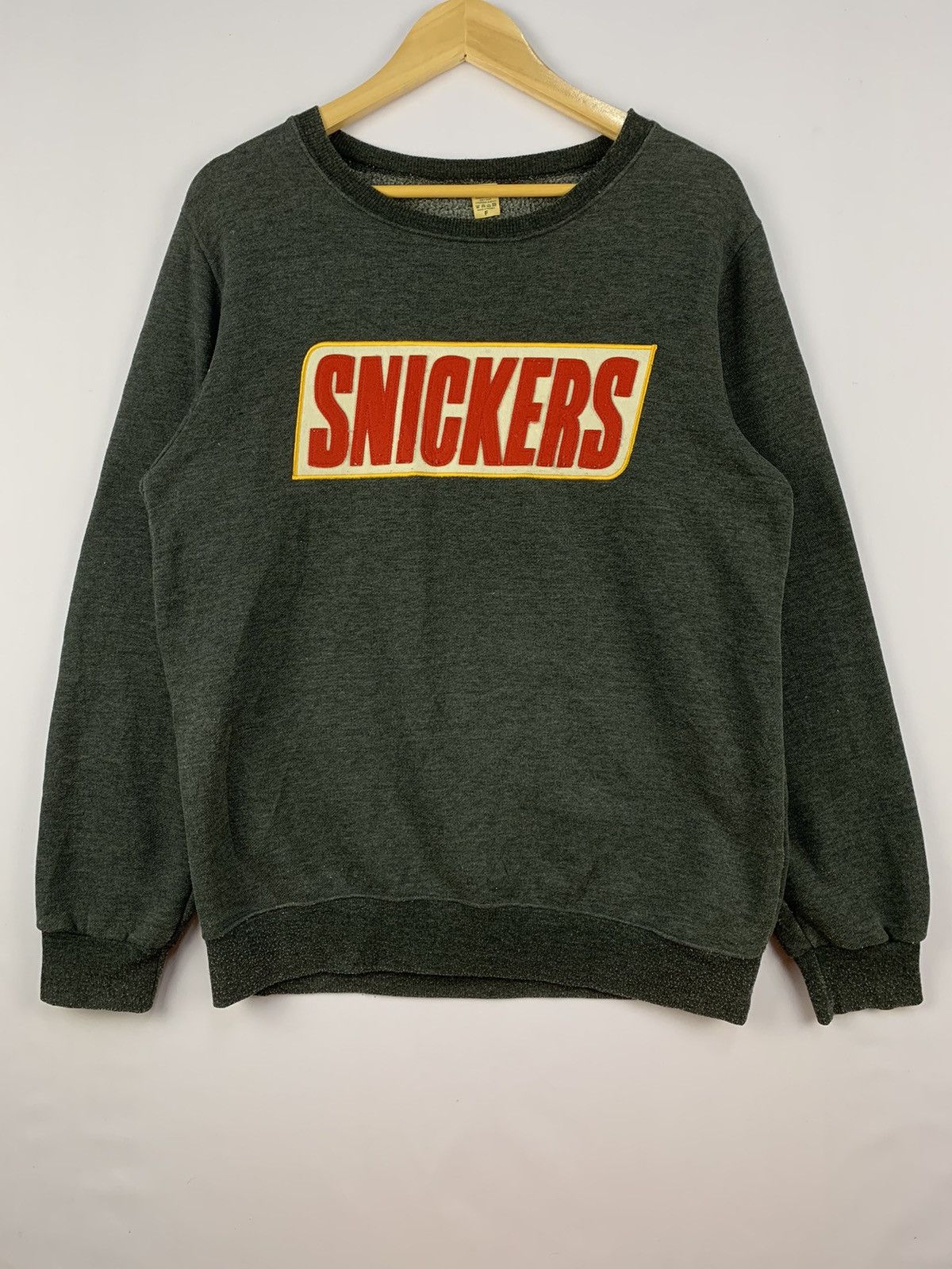 Japanese Brand Snickers Spellout Sweatshirt Grey Large Size US L / EU 52-54 / 3 - 2 Thumbnail