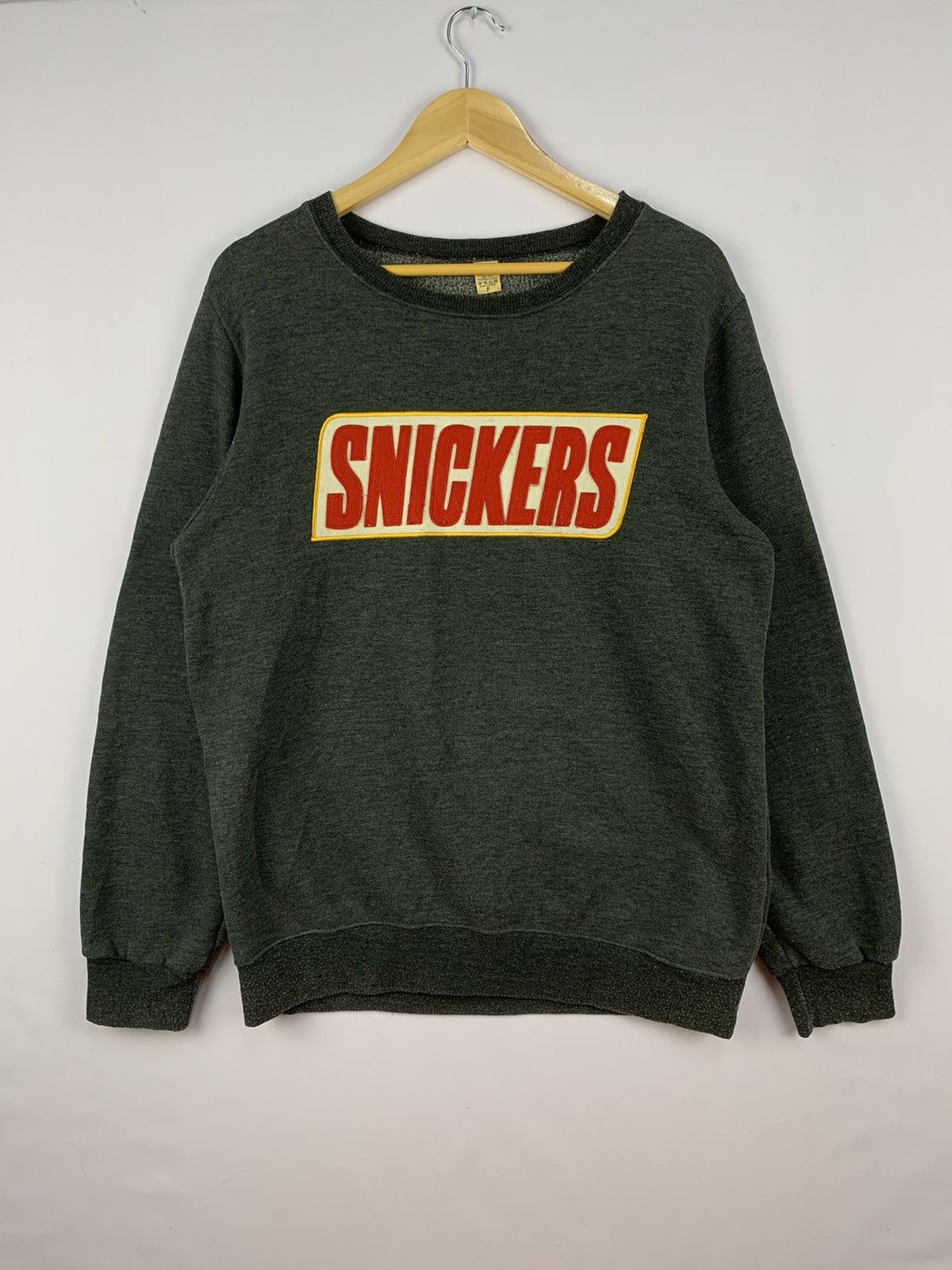 Japanese Brand Snickers Spellout Sweatshirt Grey Large Size US L / EU 52-54 / 3 - 1 Thumbnail