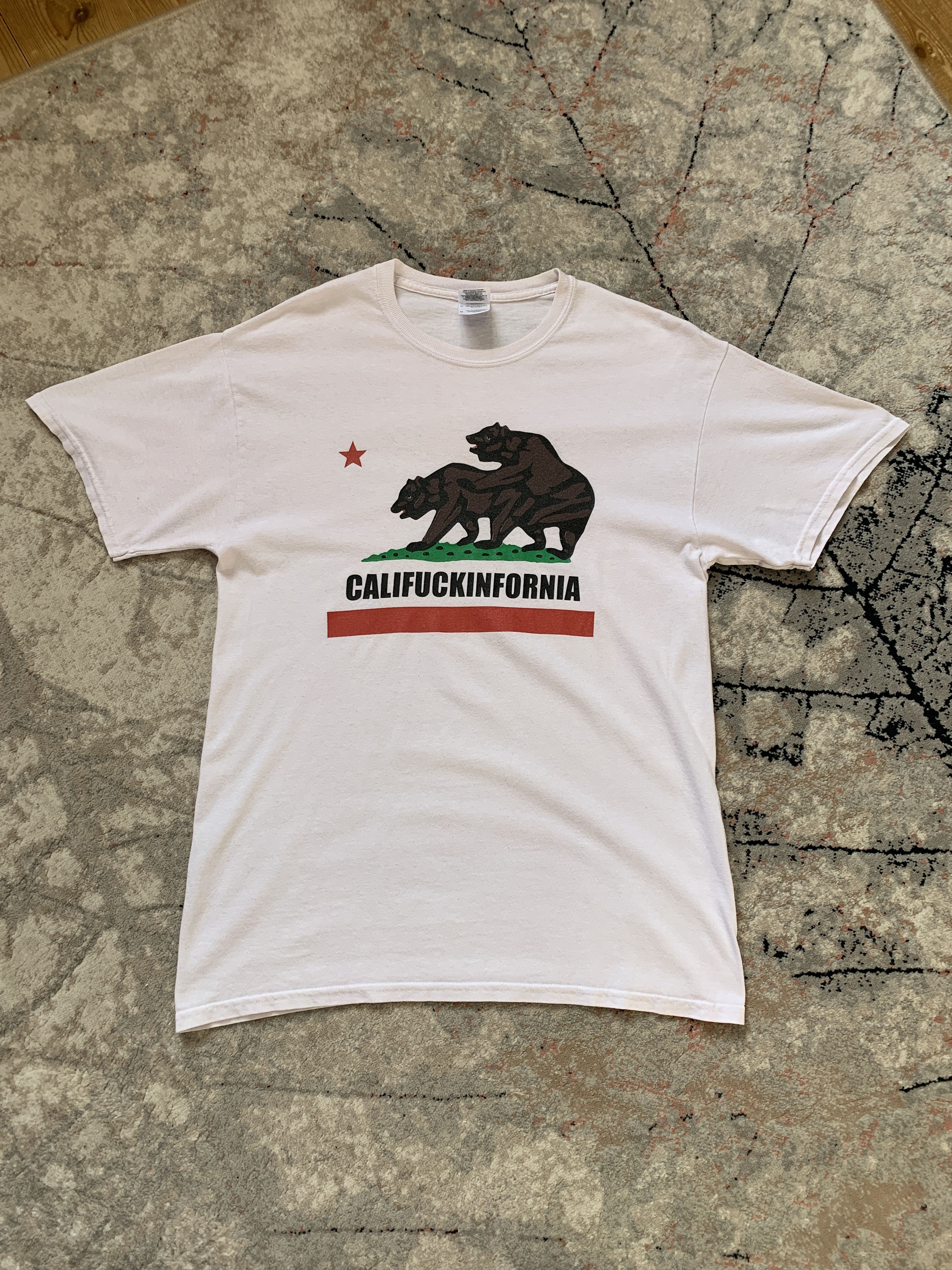 Gildan Califuckinfornia Vintage T-Shirt Size US M / EU 48-50 / 2 - 1 Thumbnail