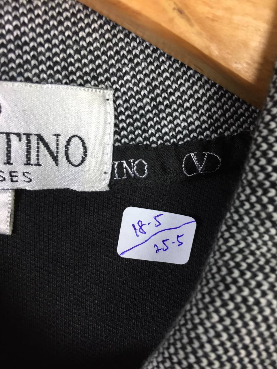 Valentino Vtg Valentino Chemises Pocket Polo Tee Size US S / EU 44-46 / 1 - 9 Thumbnail