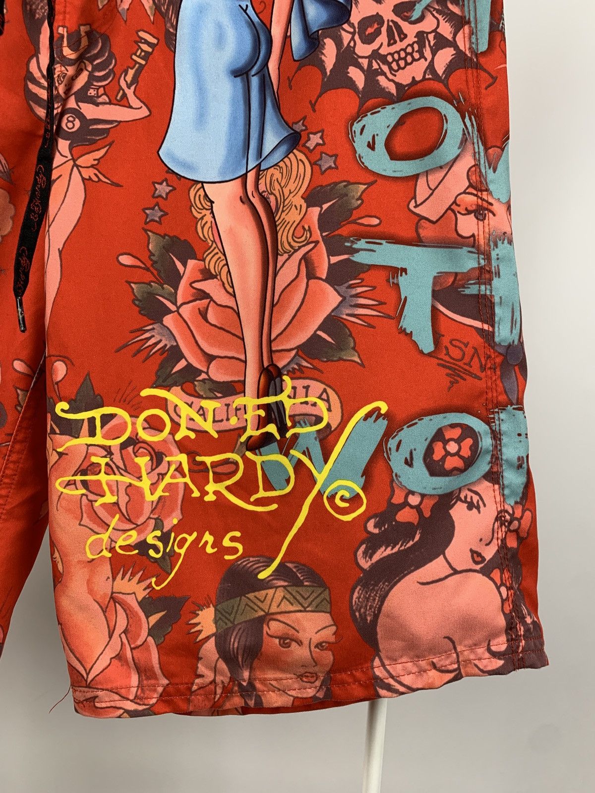 Christian Audigier Vintage Ed Hardy Girls All Over The World Swimming Shorts Size US 33 - 9 Thumbnail