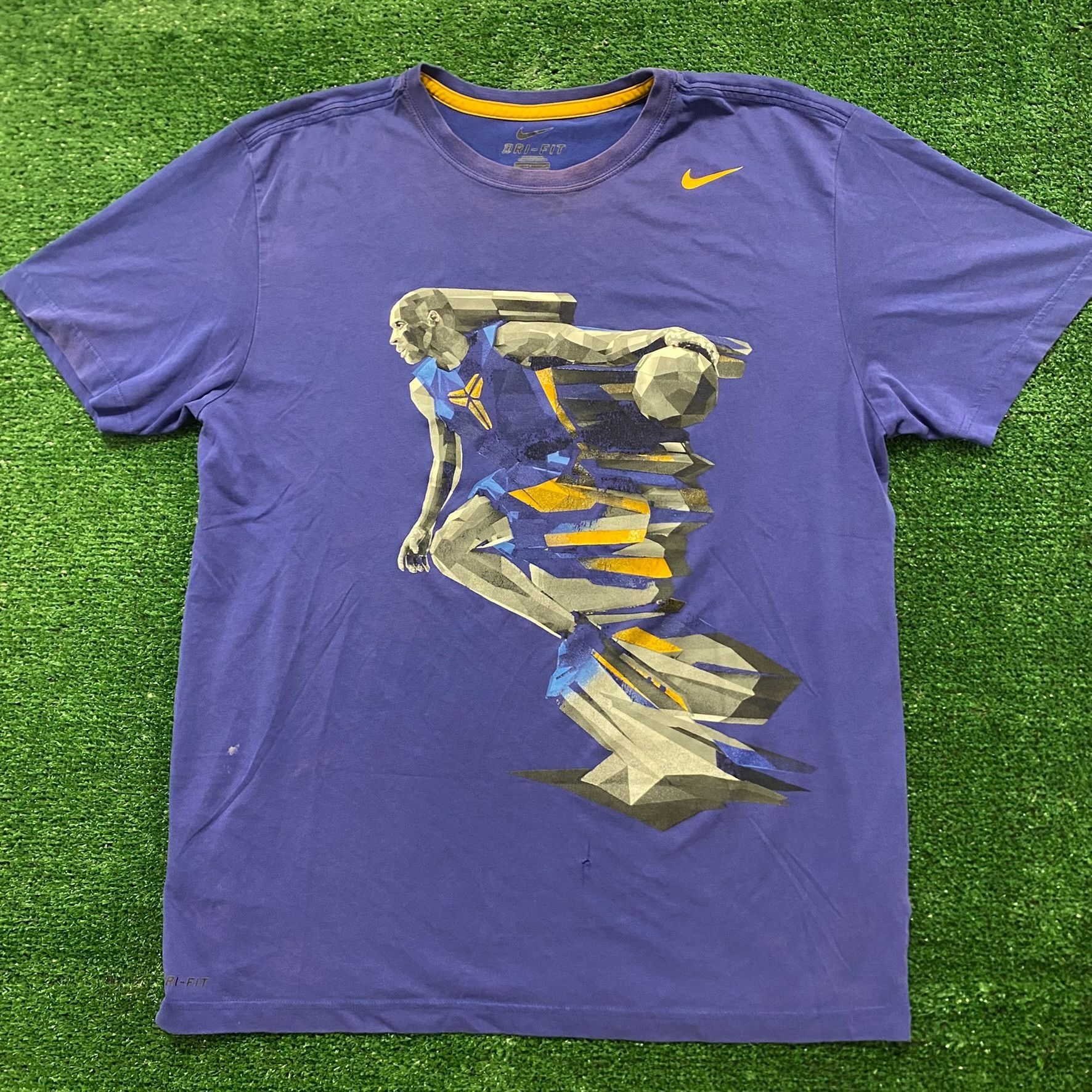 Nike Nike Kobe Bryant Basketball Vintage NBA T-Shirt Size US L / EU 52-54 / 3 - 1 Thumbnail