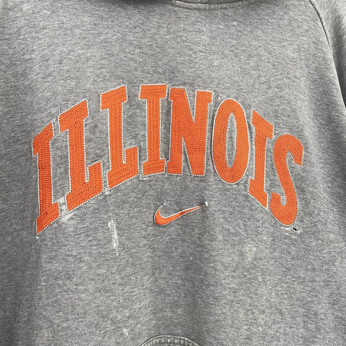 Nike 90s Nike illinois Big Logo Embroidered Hoodies Size XL Size US XL / EU 56 / 4 - 5 Thumbnail