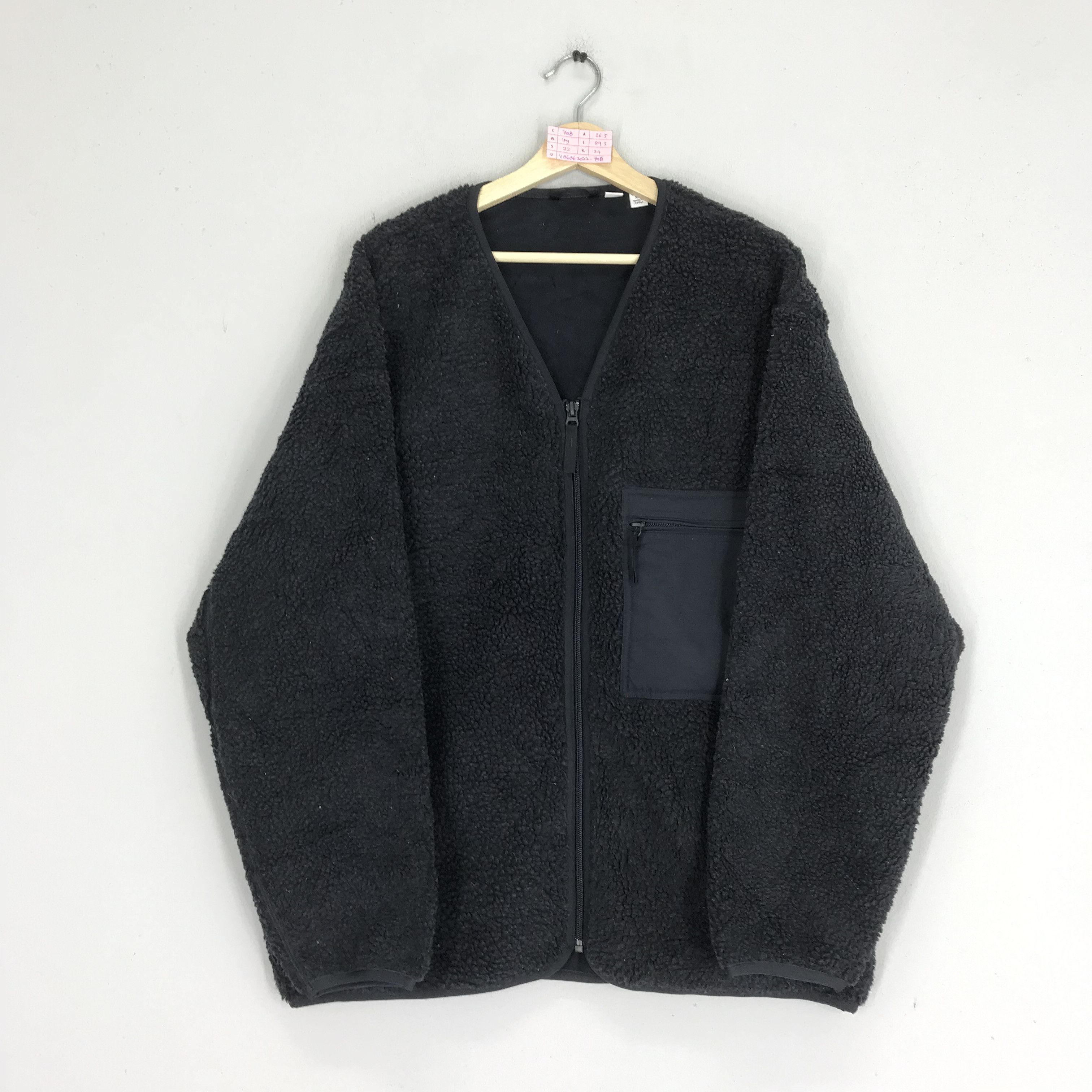 Japanese Brand Undercover x Uniqlo Bulky Fleece Sherpa Sweater Size US XL / EU 56 / 4 - 1 Thumbnail