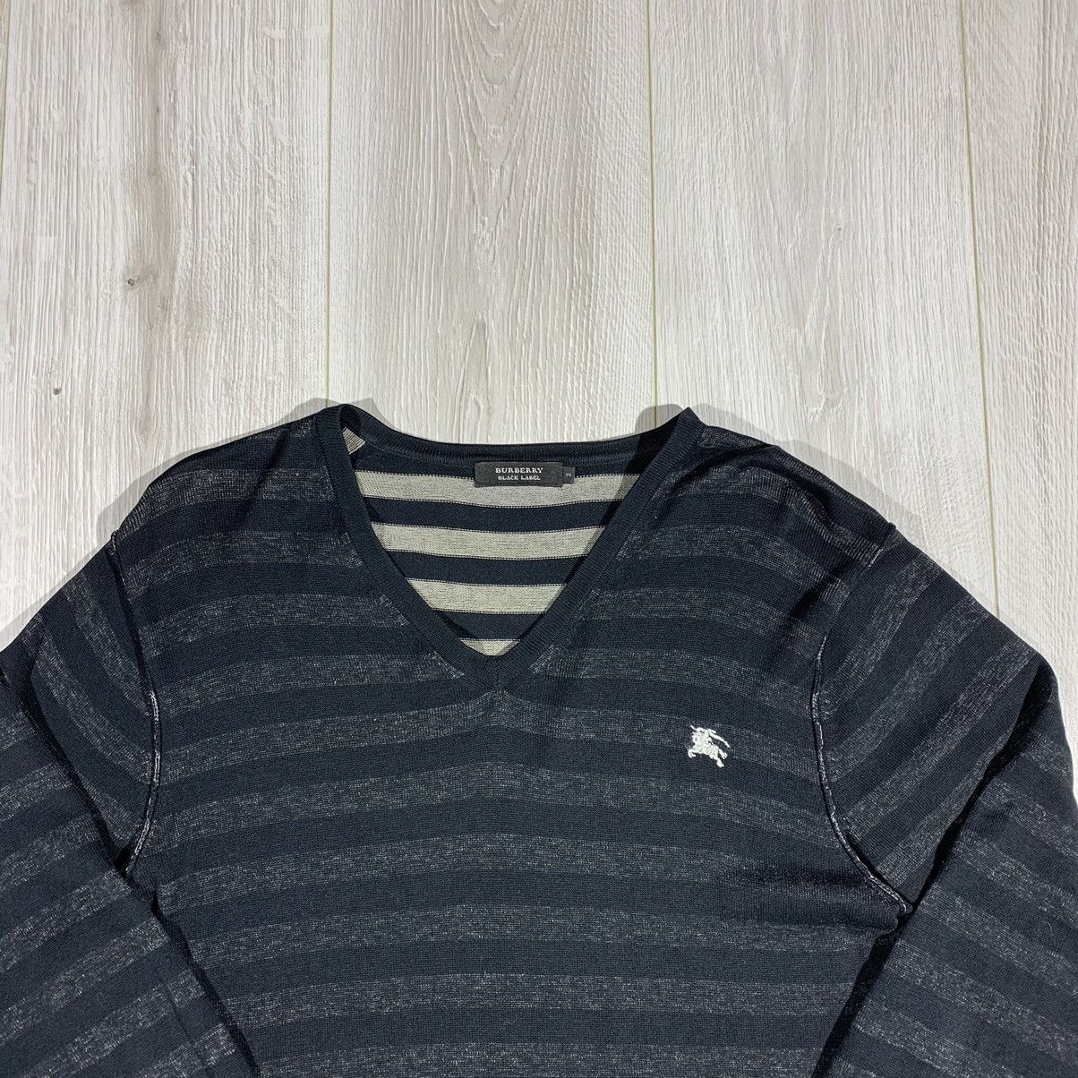 Black Label × Burberry × Vintage Vintage Burberry Black Label Silk/Cotton V-Neck Sweater Size US S / EU 44-46 / 1 - 4 Thumbnail