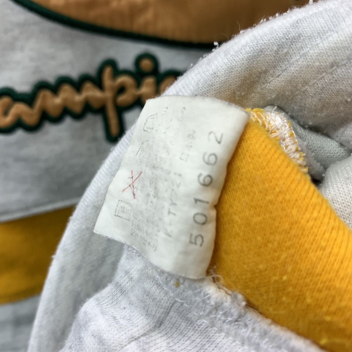 Champion Vintage Champion Big Logo Zipper Sweatshirt Size US M / EU 48-50 / 2 - 12 Thumbnail