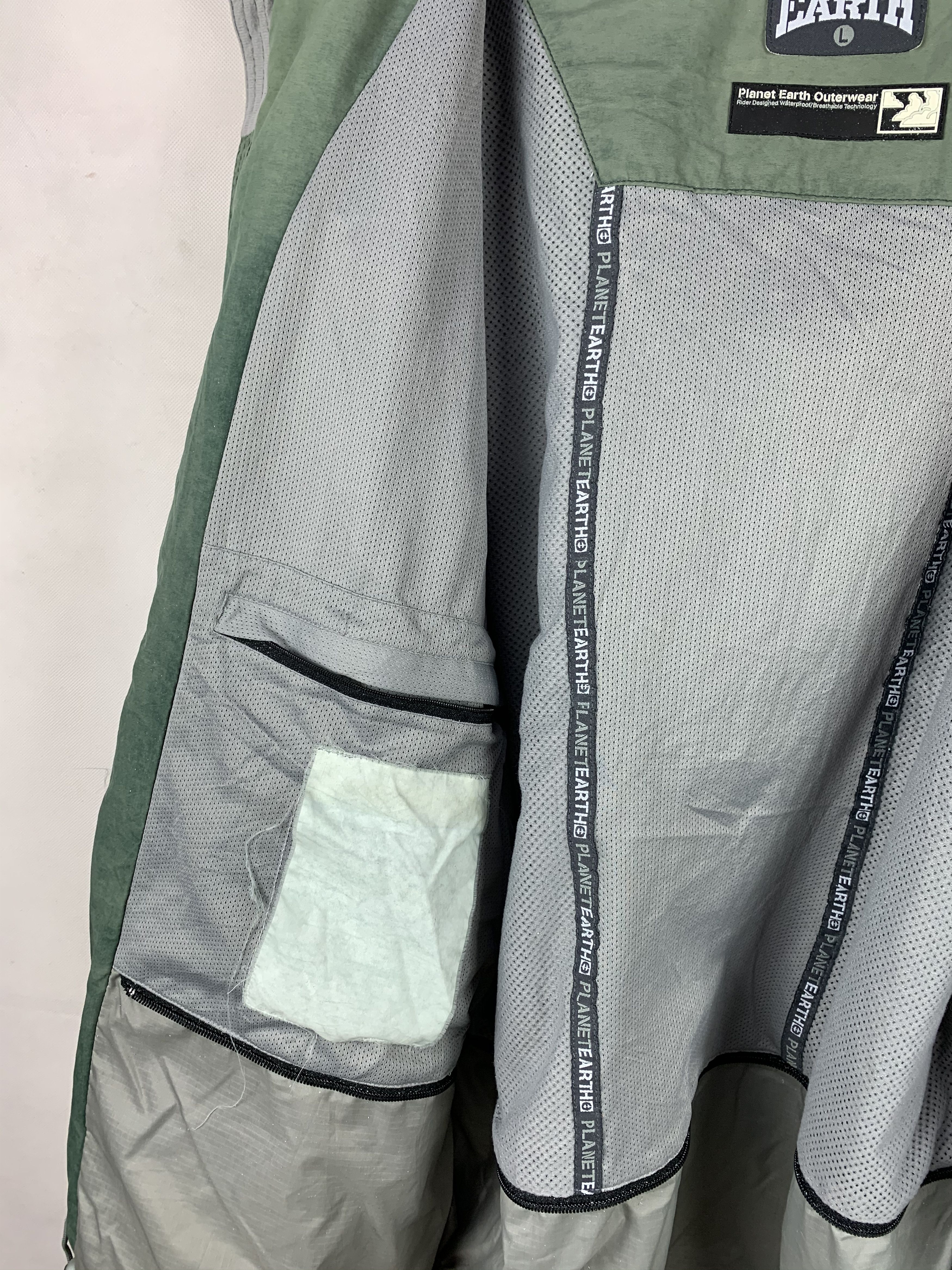 Vintage Offer! Vintage Planet Earth Outerwear Hoodie Jacket Size US L / EU 52-54 / 3 - 17 Thumbnail